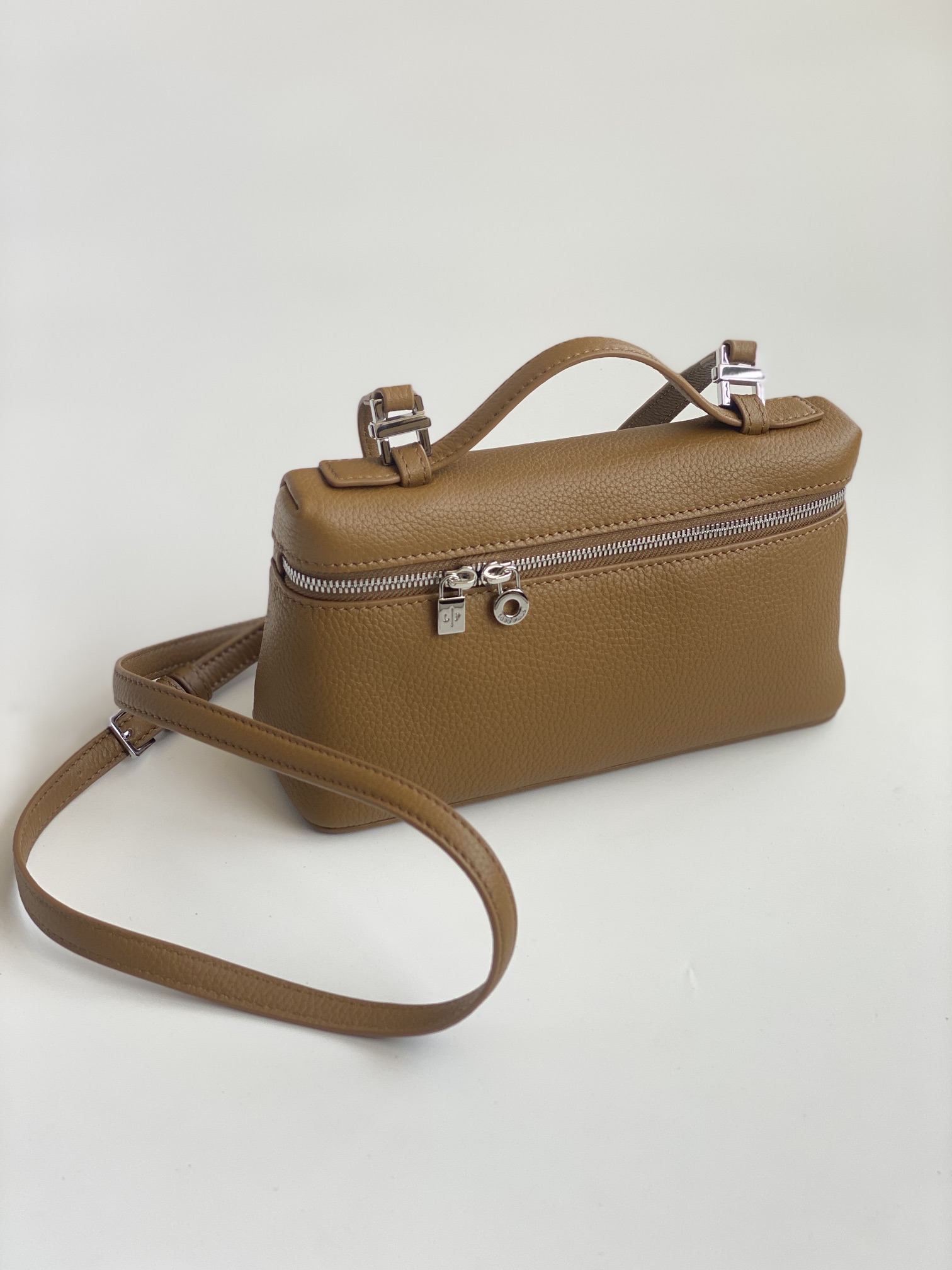 L**o p*ana bag-19cm