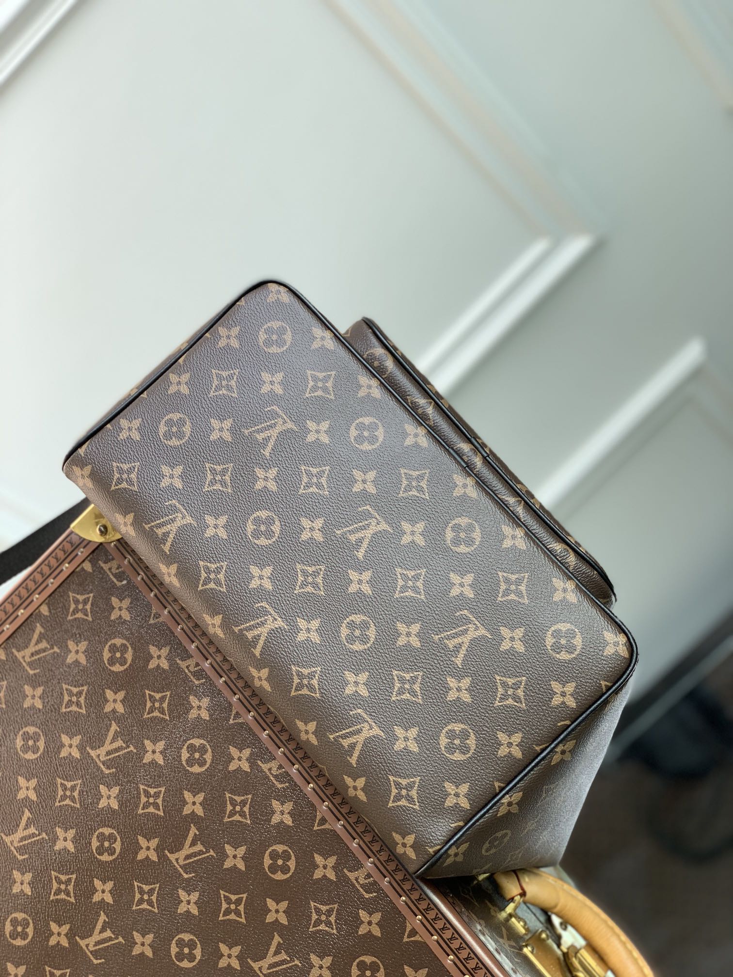 l0*is V*t0n montsouris backpack-32 x 40 x 19cm