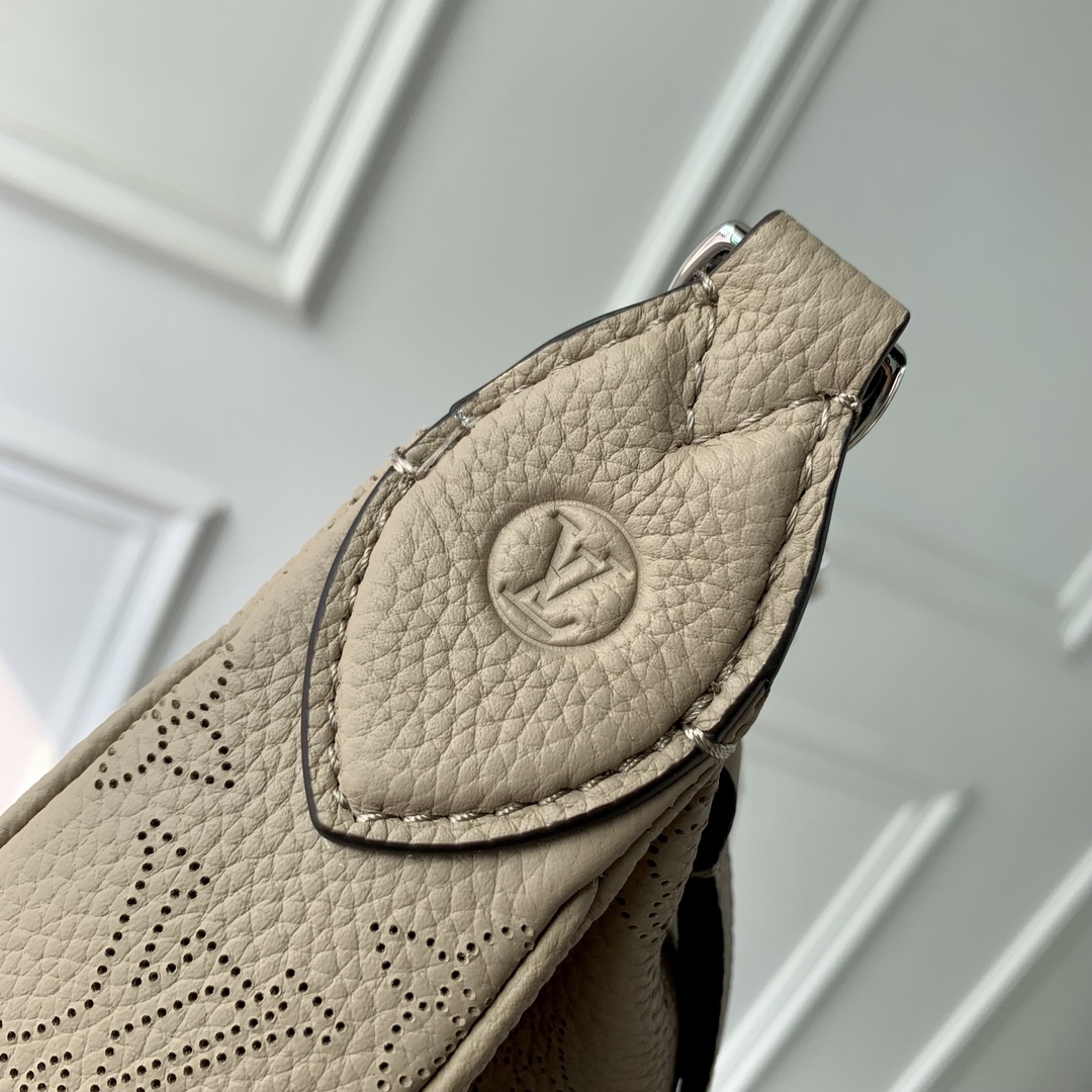l0*is V*t0n baia bag-26*17*7.5cm