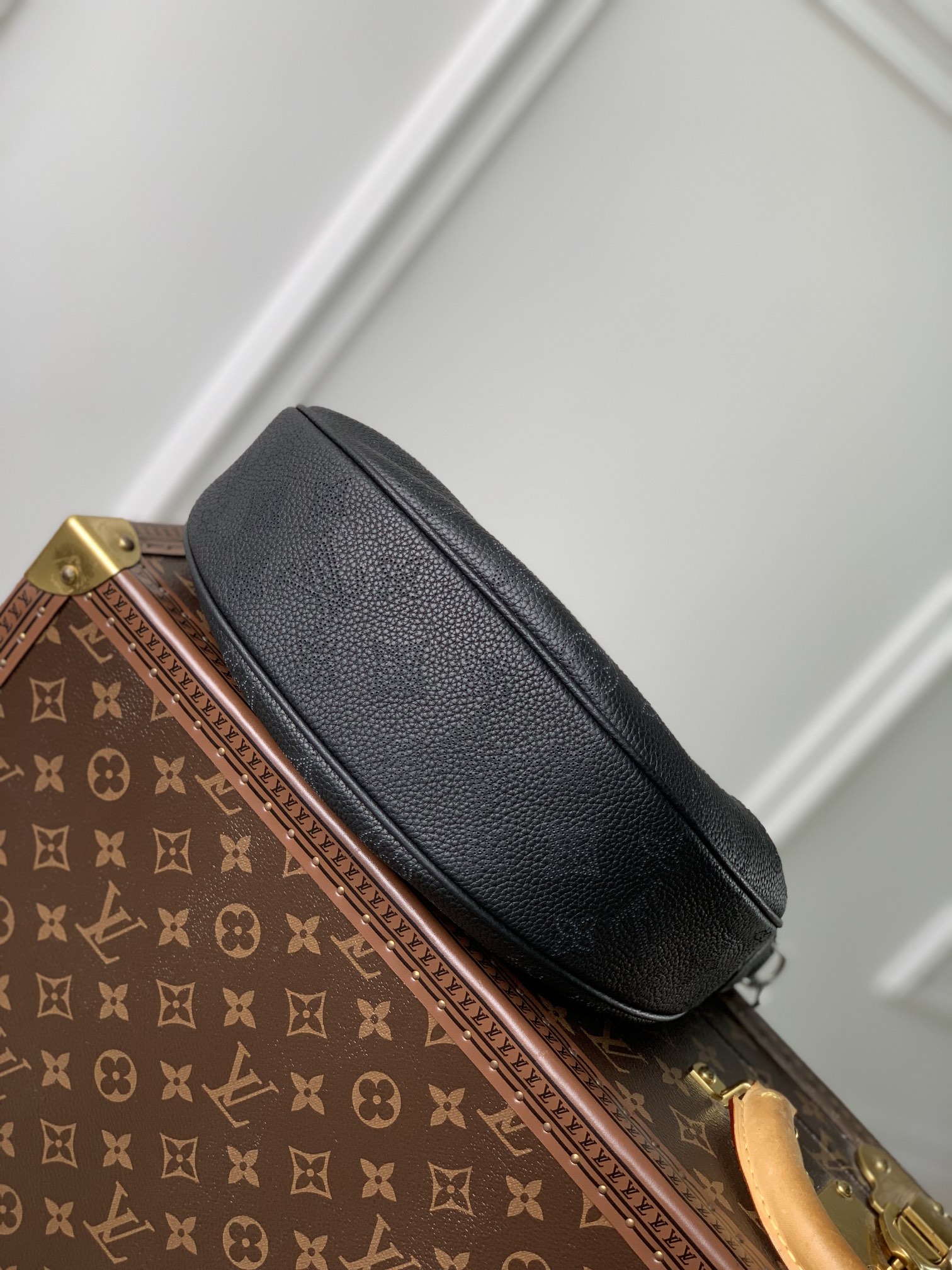 l0*is V*t0n baia bag-26*17*7.5cm