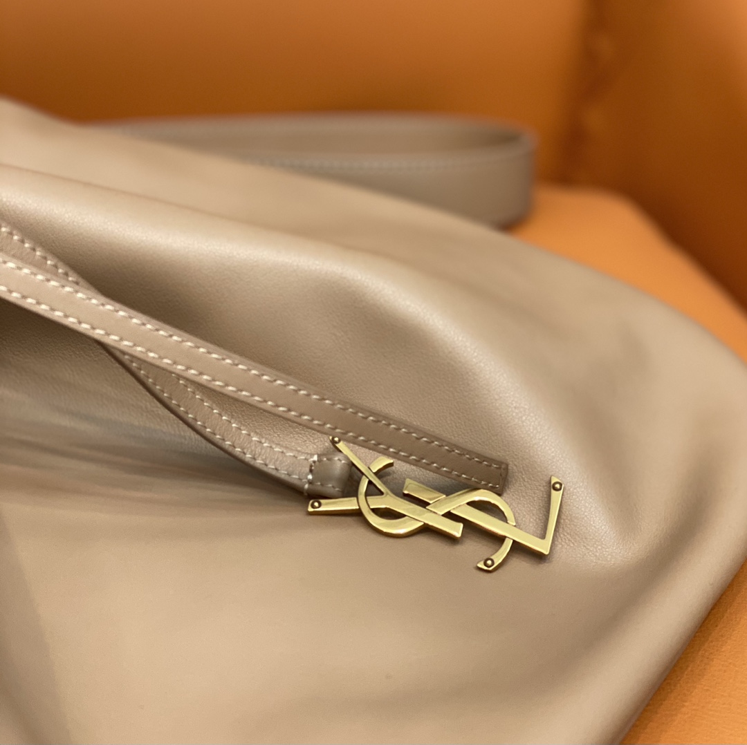 Y*L hobo bag-44×33×2.5cm