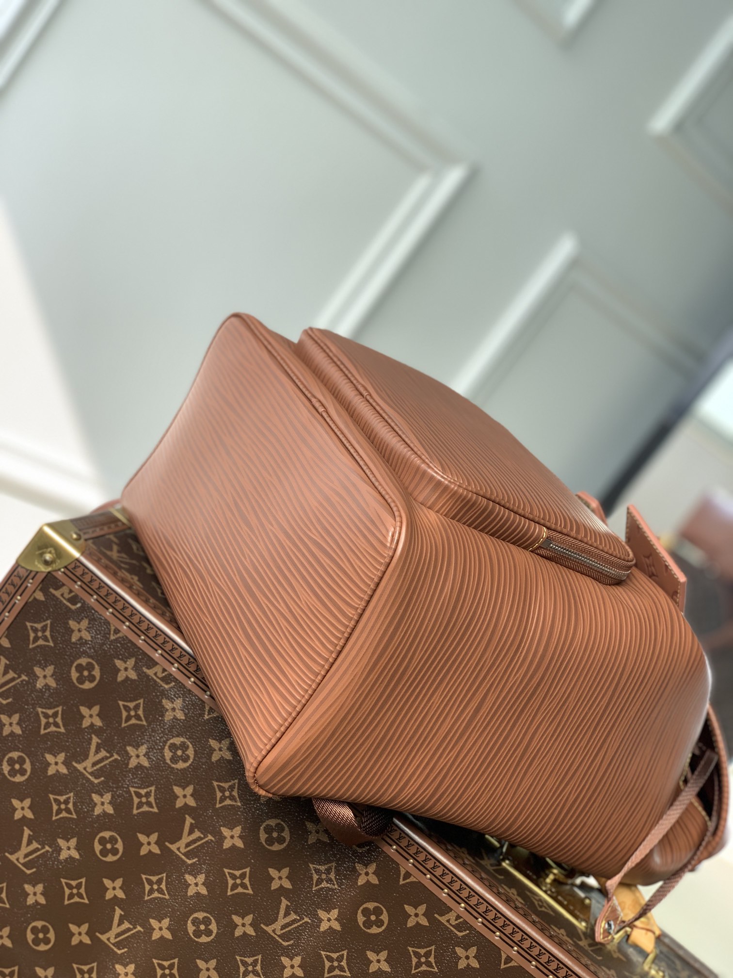 l0*is V*t0n montsouris backpack-32 x 40 x 19cm