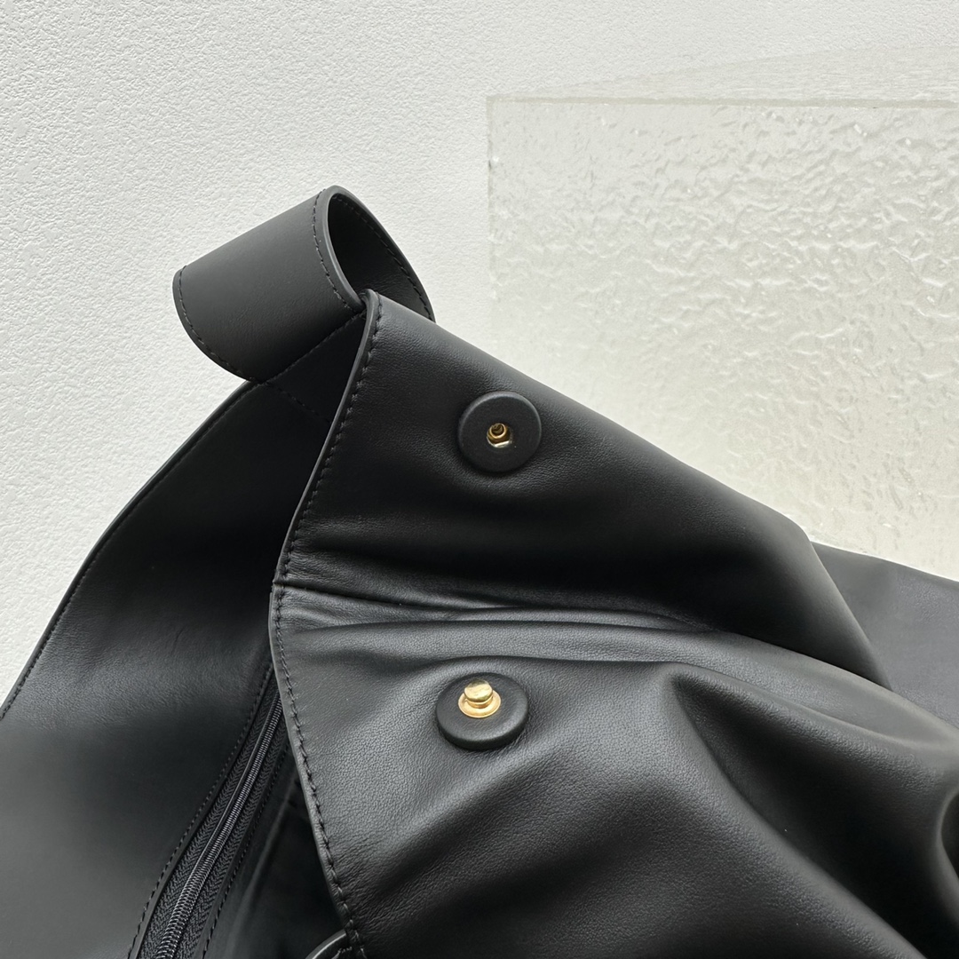 M*um*u hobo tote-38.5*11*39cm
