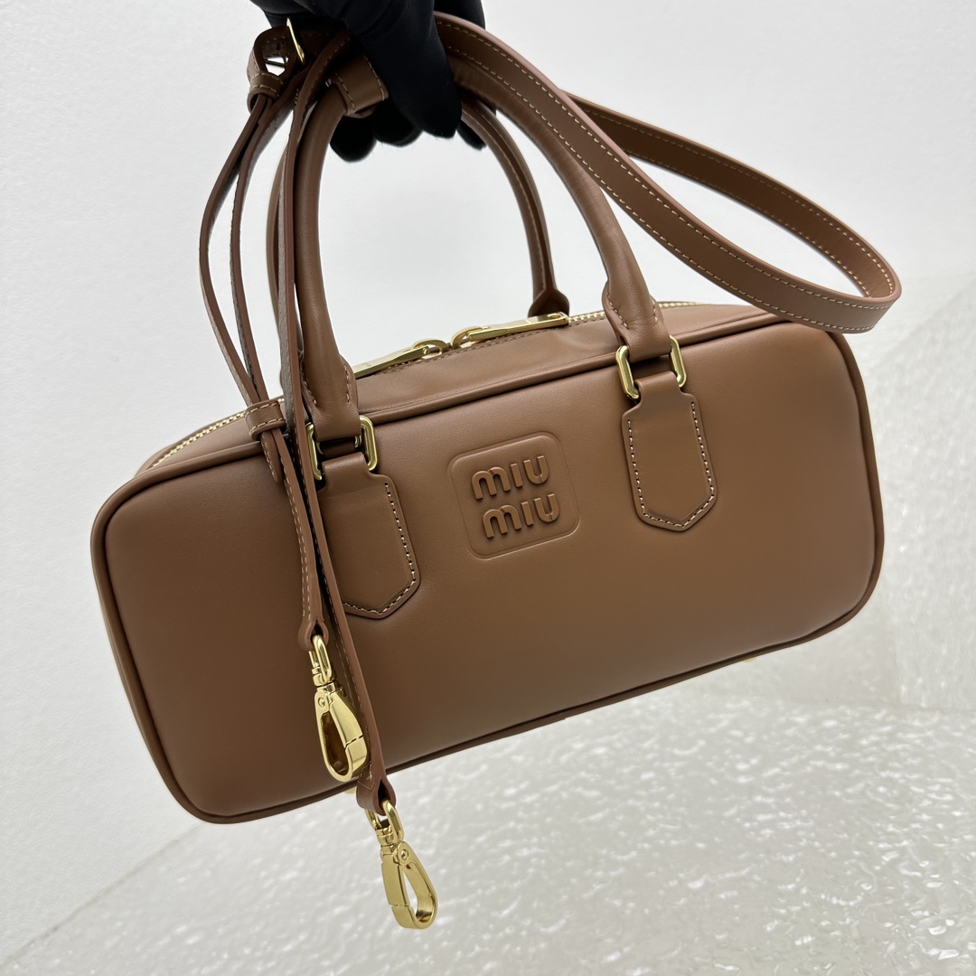 M*um*u ss23 softy padded bag-27*12*9cm