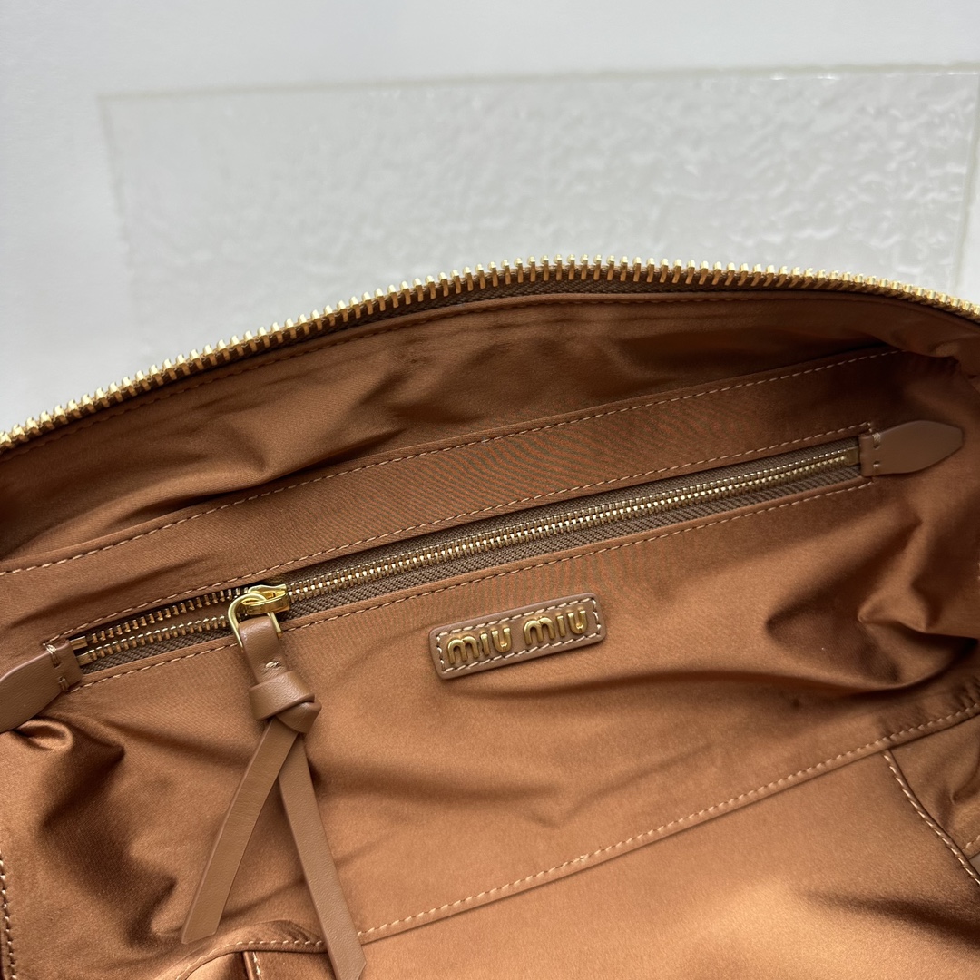 M*um*u ss23 softy padded bag-27*12*9cm
