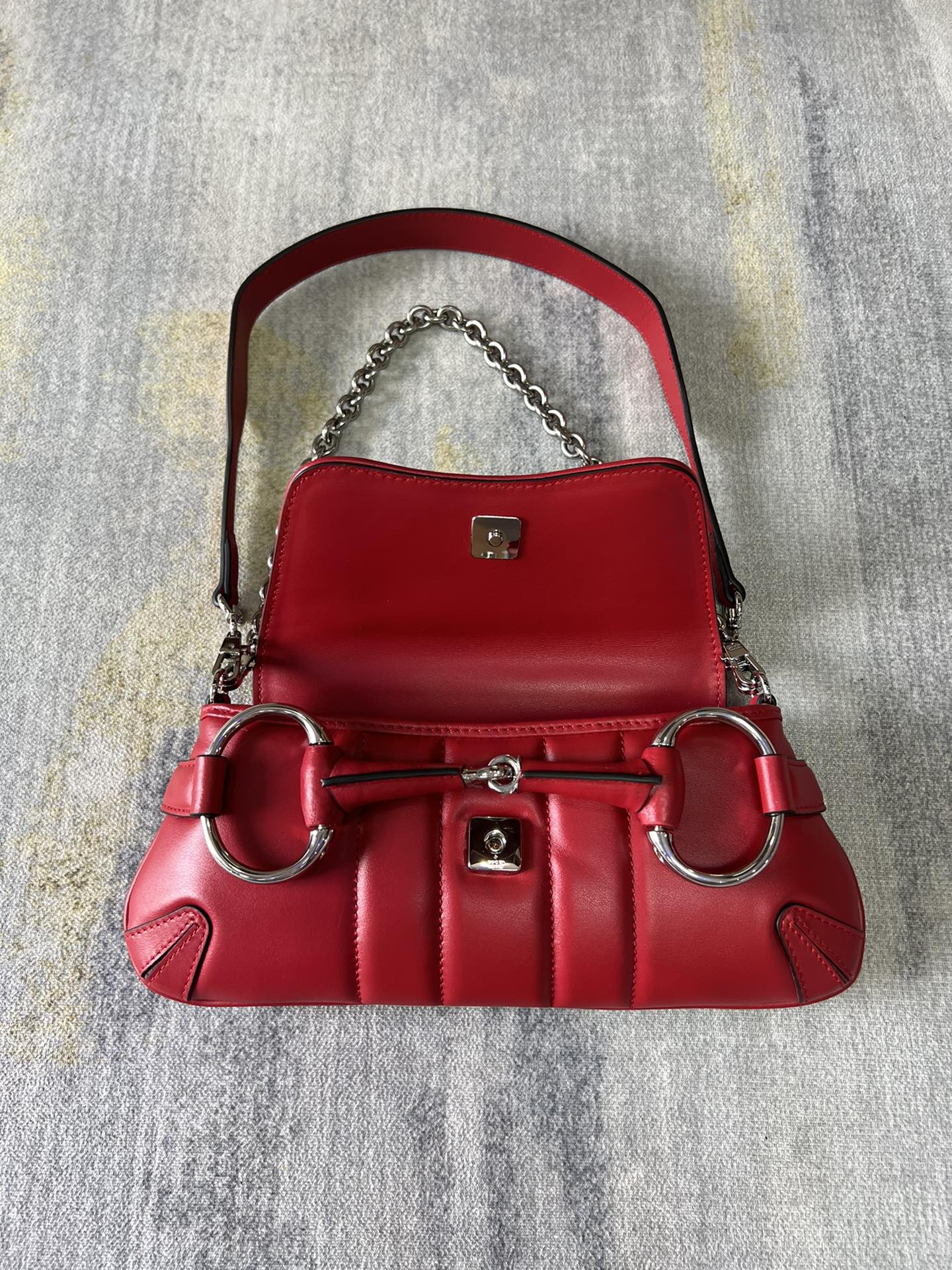G*u*i horsebit chain 2023-27x11x5cm