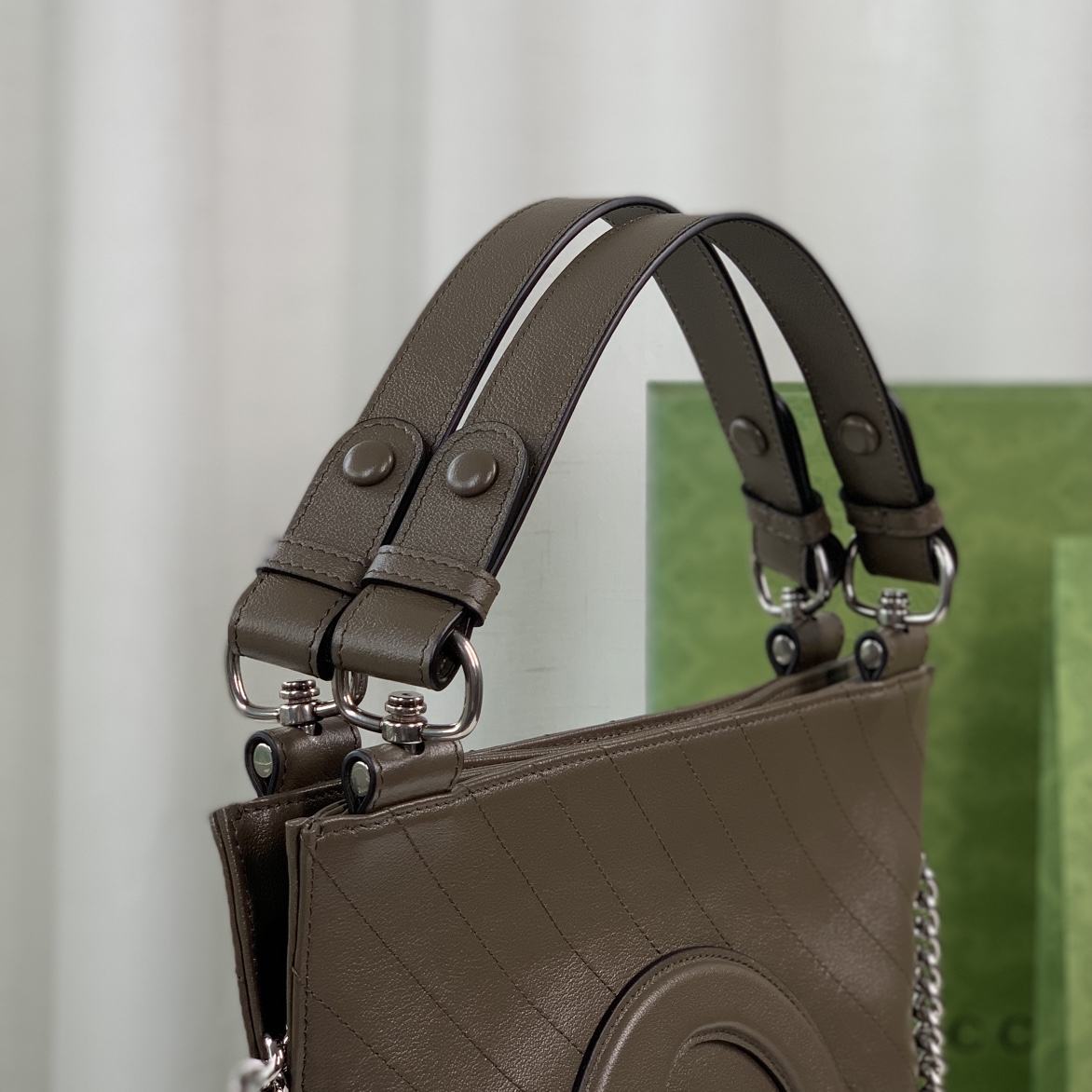 G*u*i blondie tote-24x30x6cm