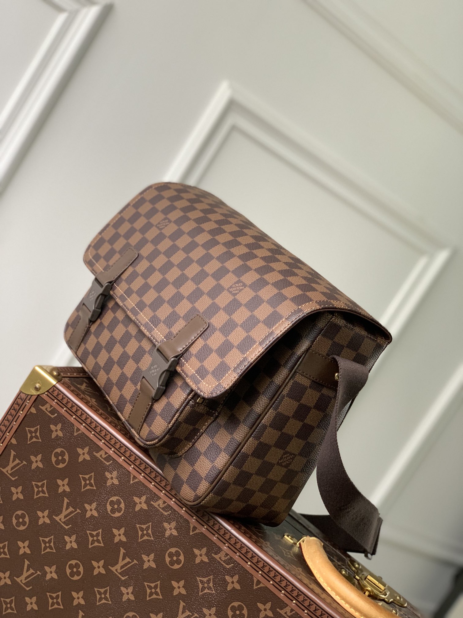 l0*is V*t0n vintage messenger bag-34×18×23cm
