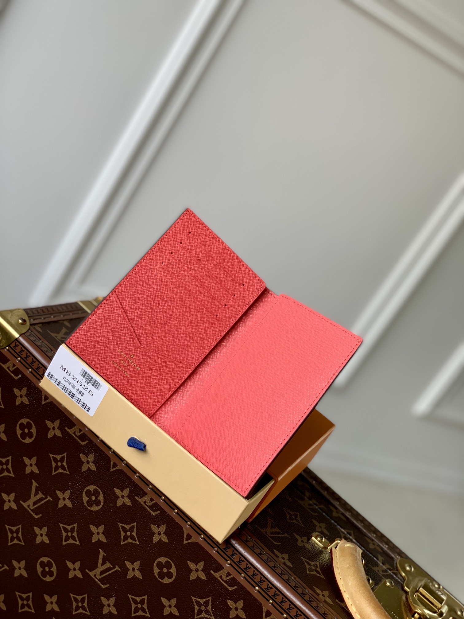 l0*is V*t0n passport card holder-14*10.5cm