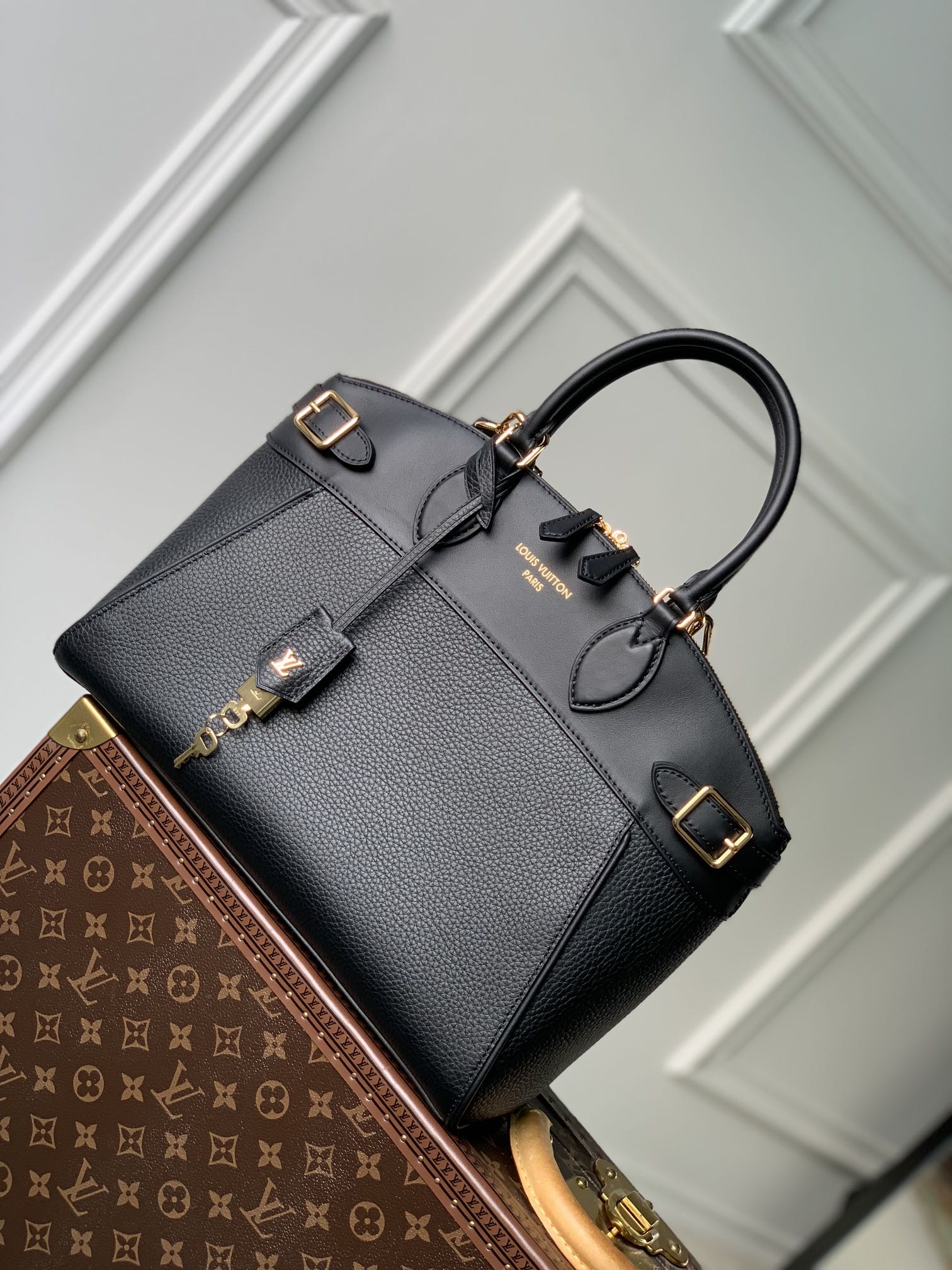 l0*is V*t0n lock it tote mm-36×29×15cm