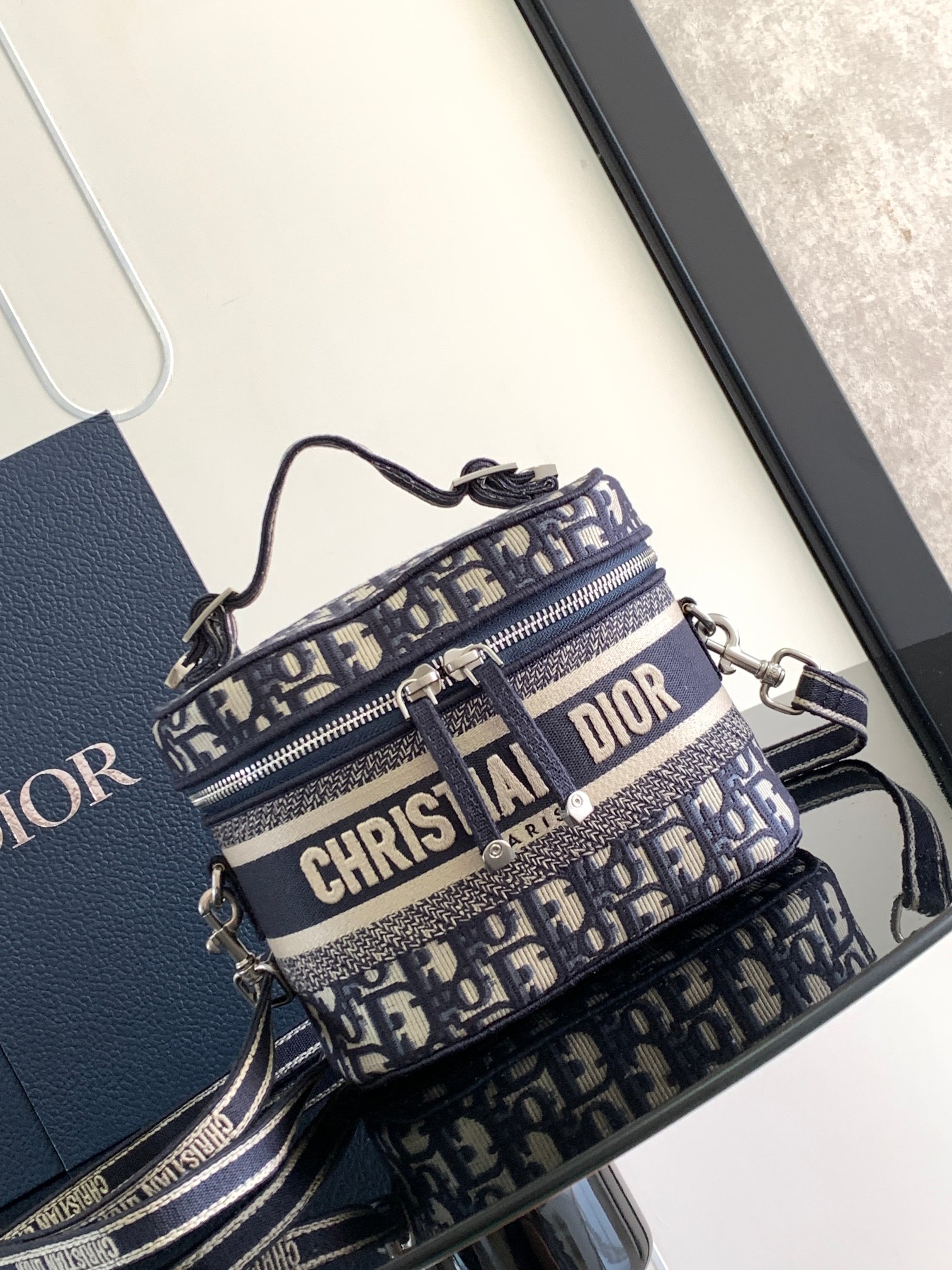 D*or signature vanity bag-24*14*18cm