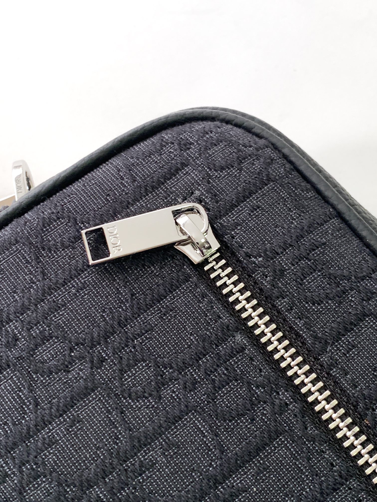 D*or pouch-24 x 15.5 x 5.5cm