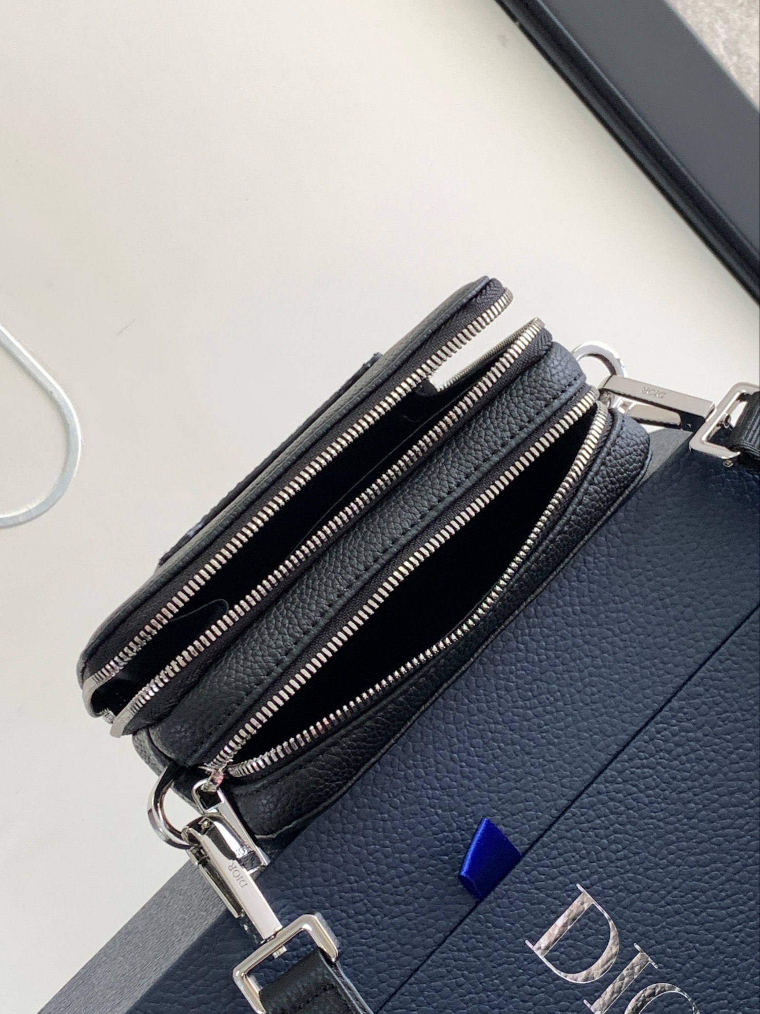 D*or crossbody bag-17 x 12.5 x 7cm