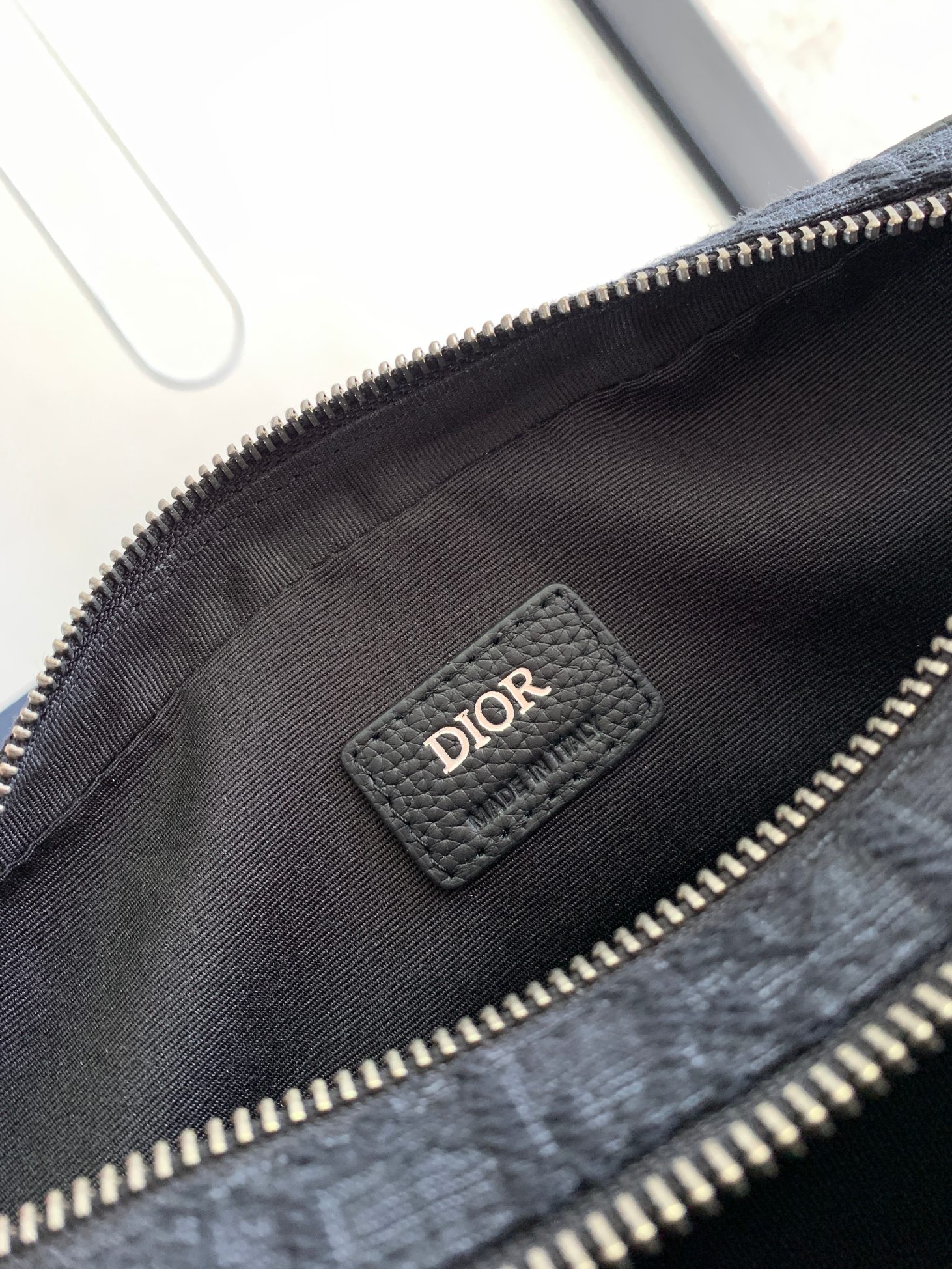 D*or safari messenger bag-26 x 17 x 7cm
