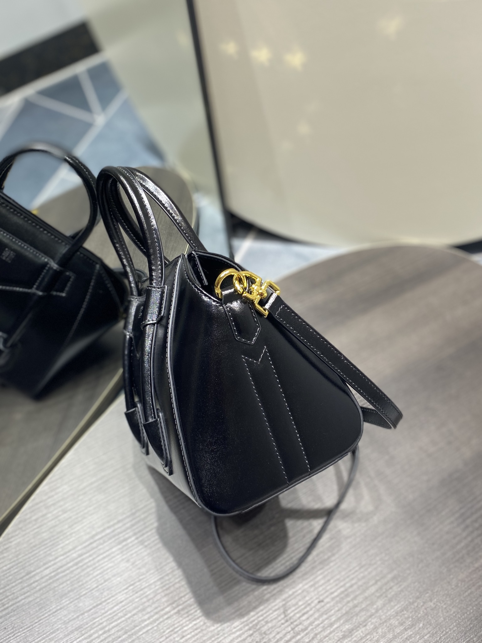 G1uenchy antigona tote-22*20*13cm