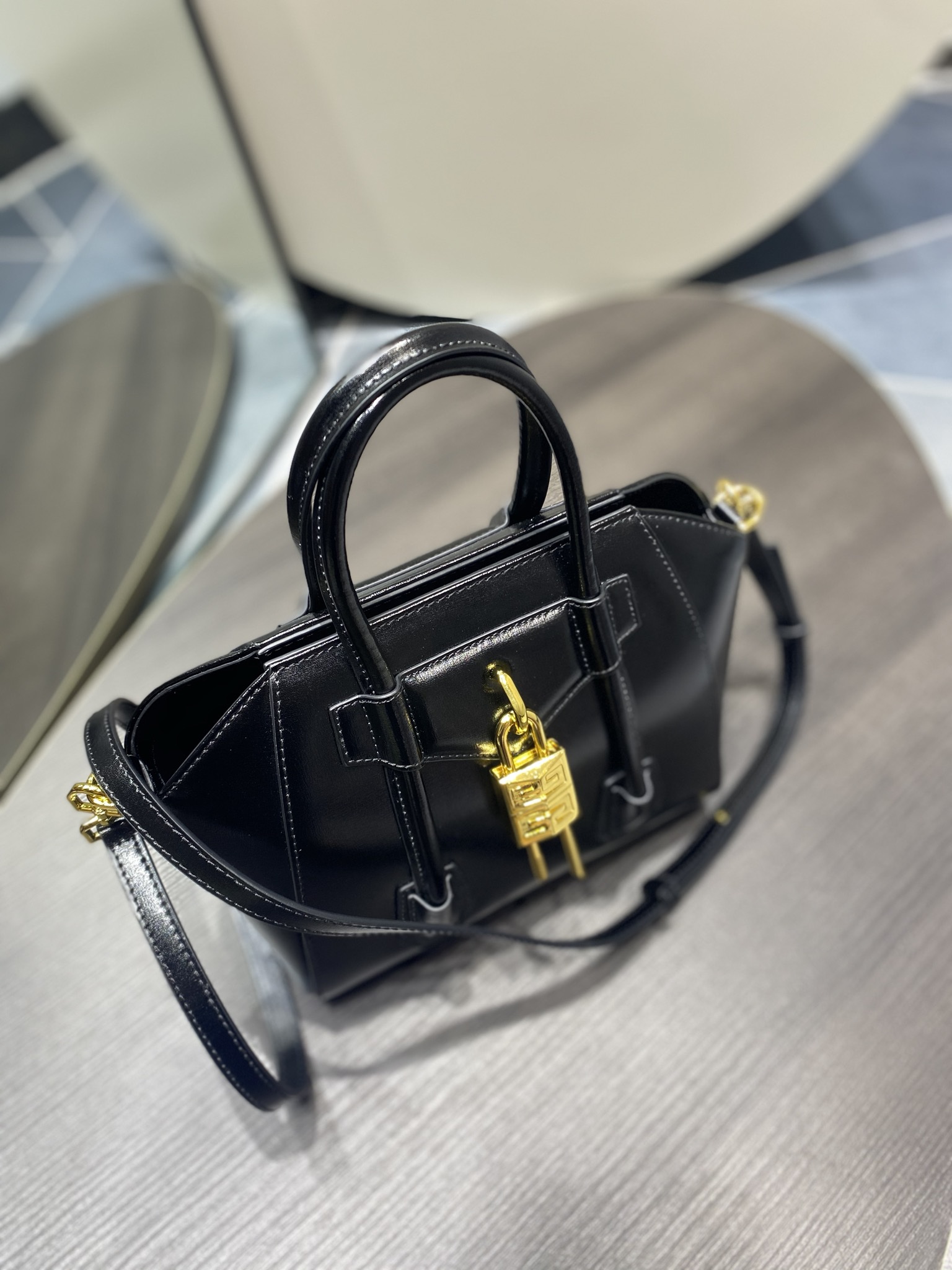 G1uenchy antigona tote-22*20*13cm