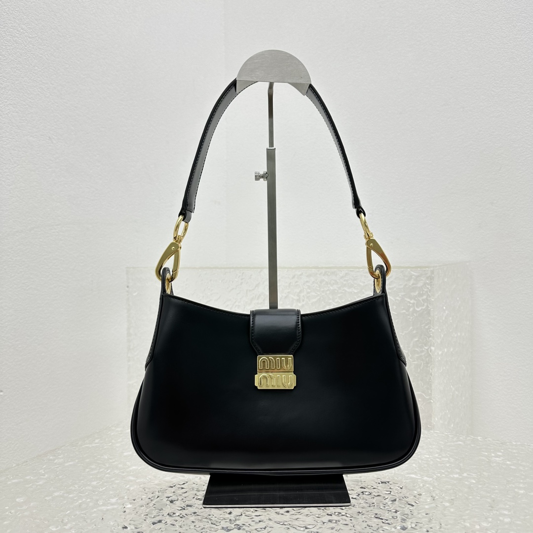 M*um*u city calf hobo bag-28*15*4cm