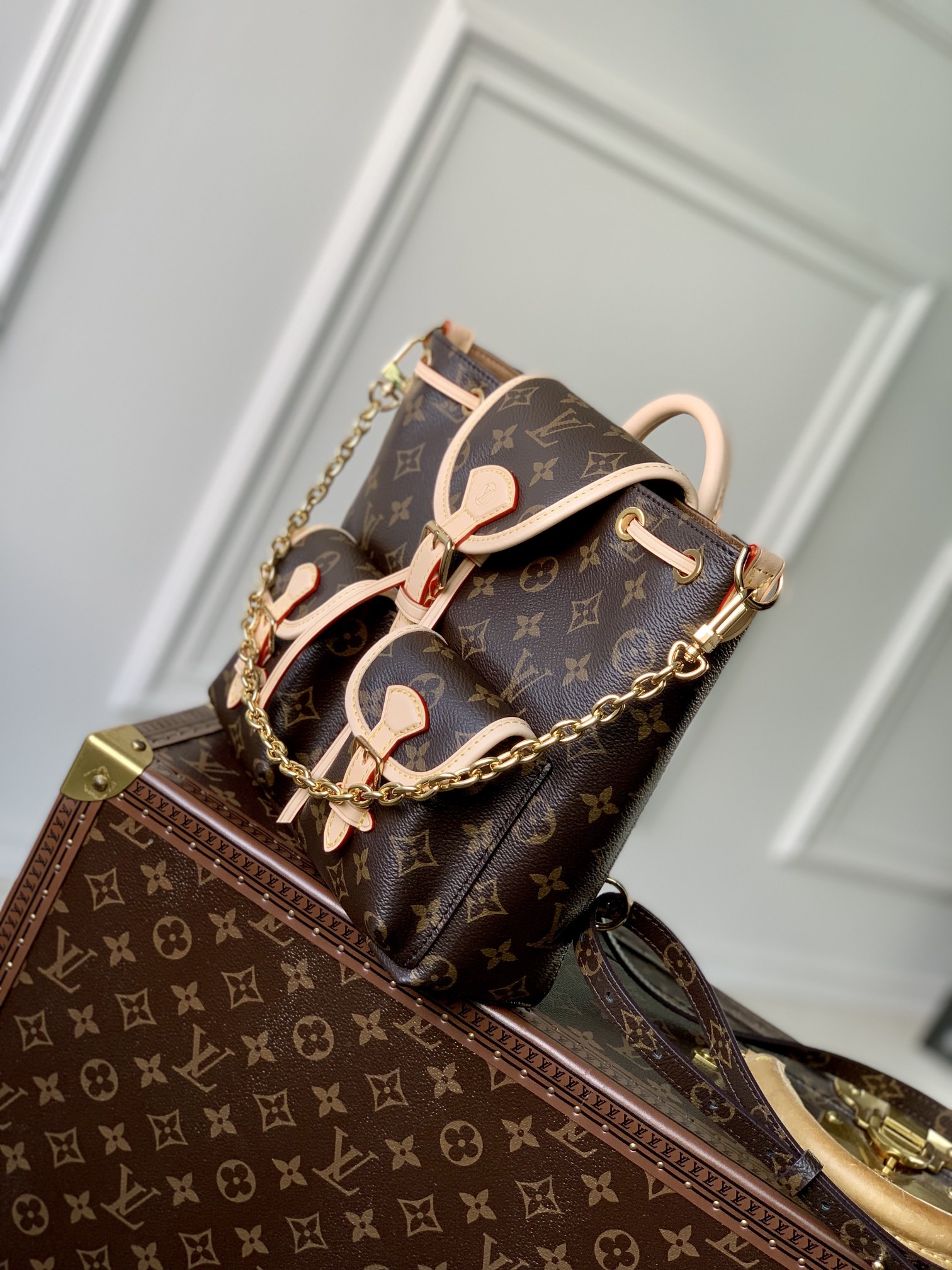 l0*is V*t0n backpack m46932-21*23*10cm