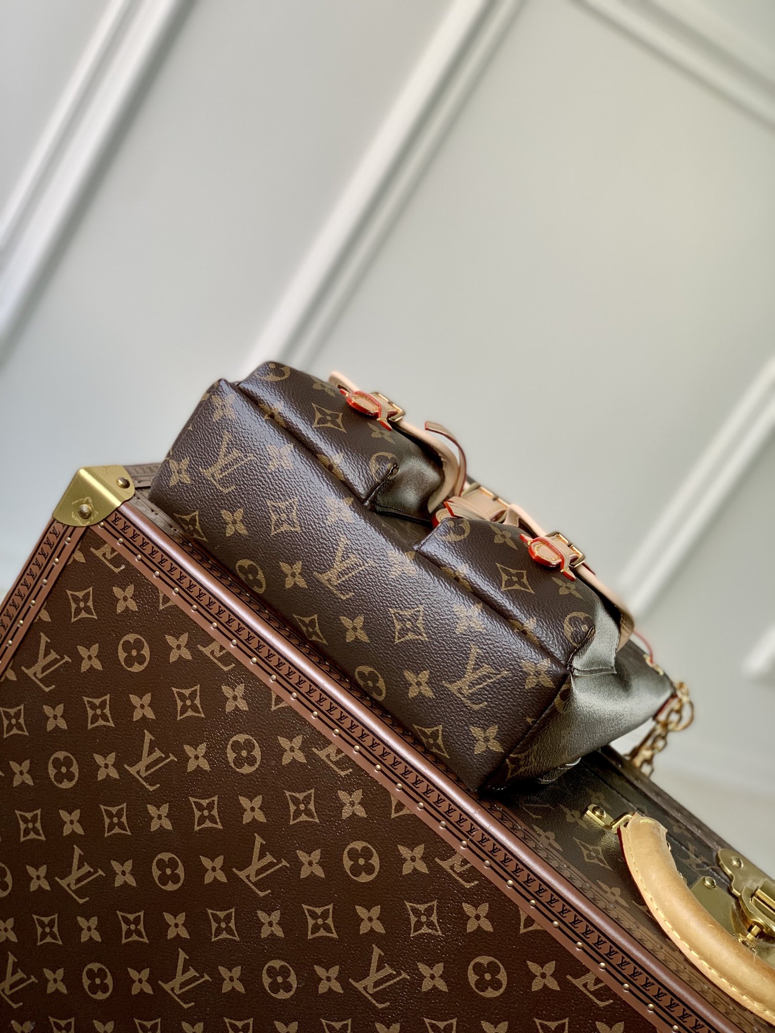 l0*is V*t0n backpack m46932-21*23*10cm