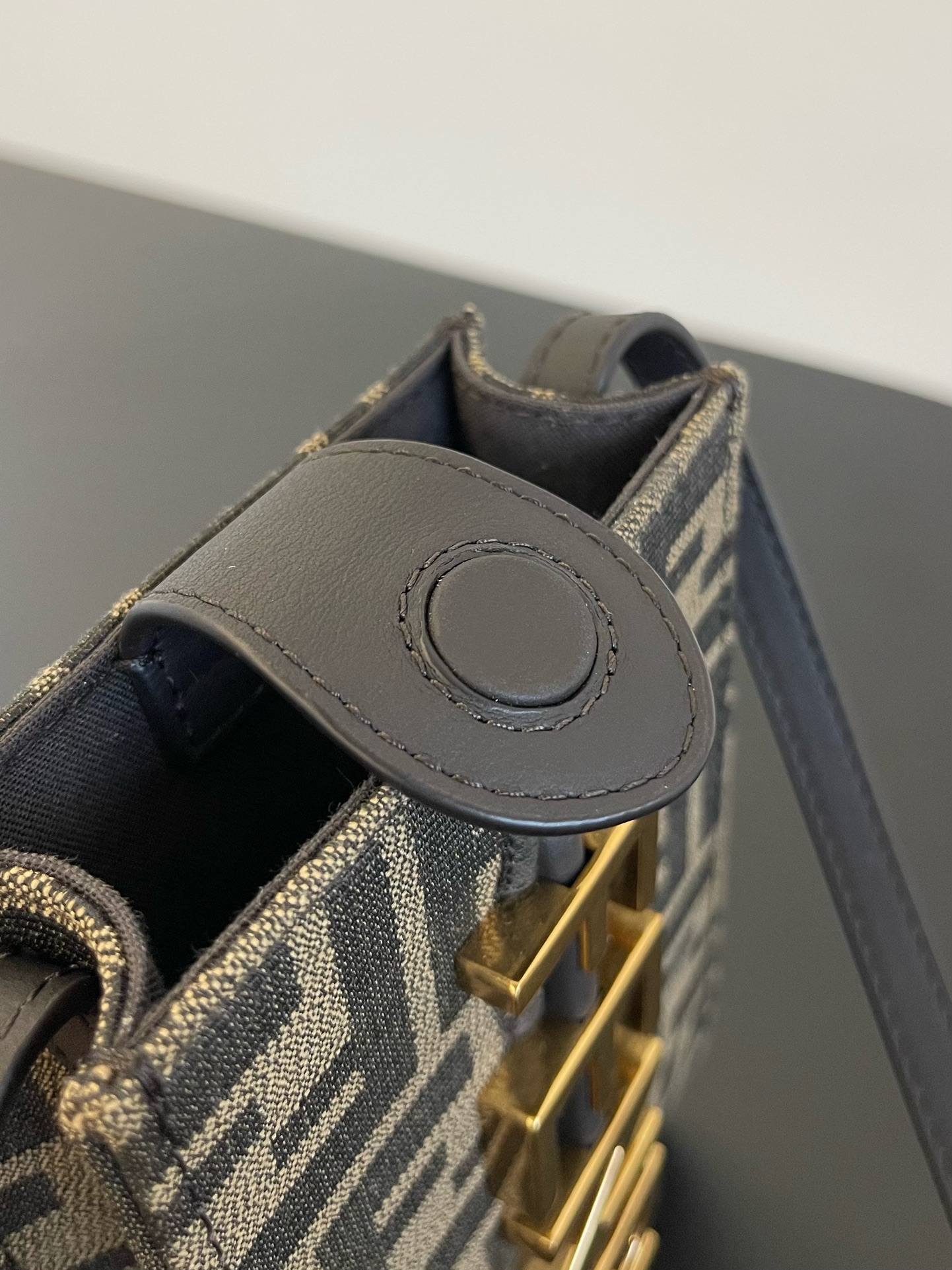 F**di phone bag-10x4.5x16.5cm