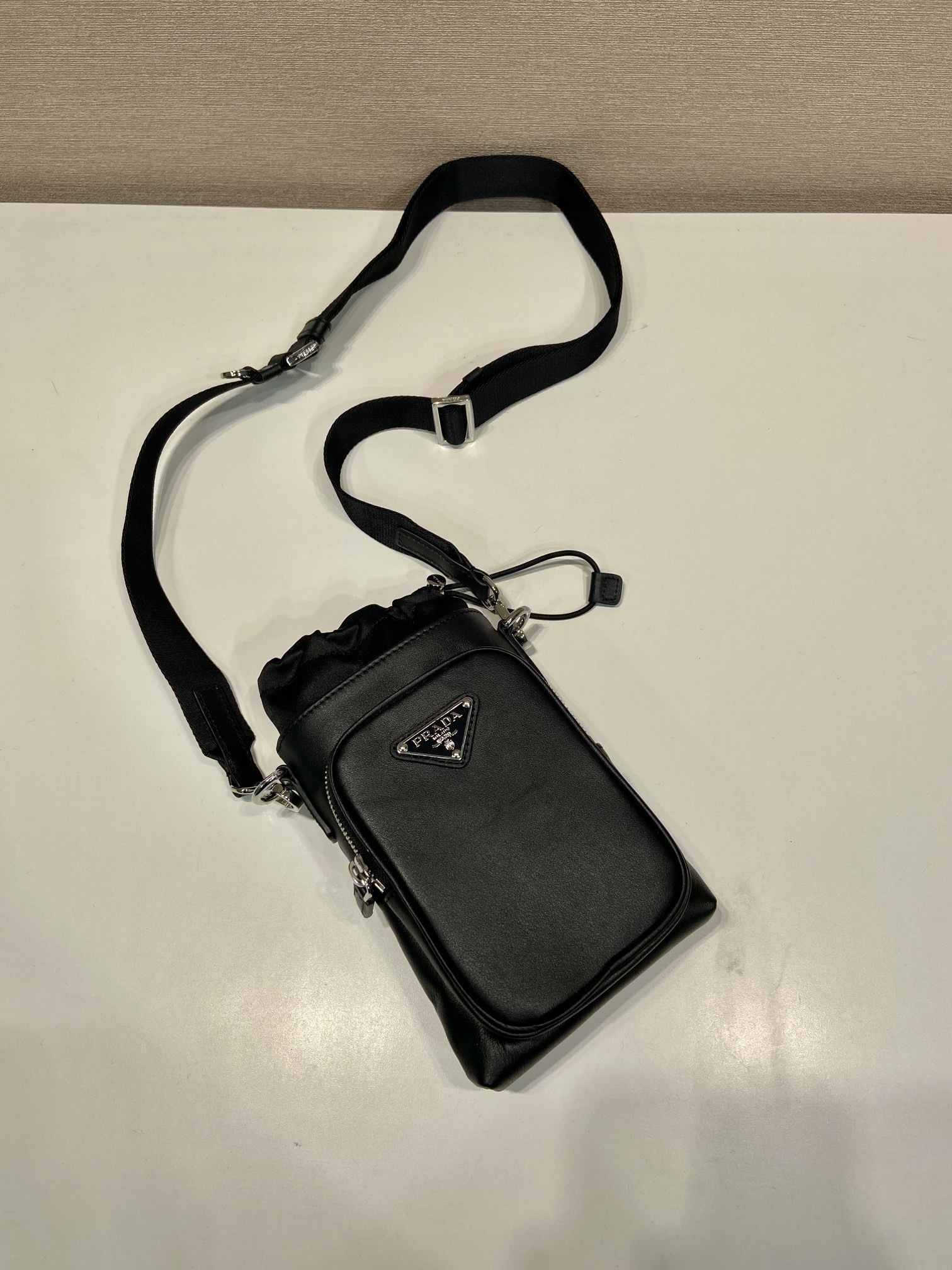 Pra*a mobile phone bag -13*18m