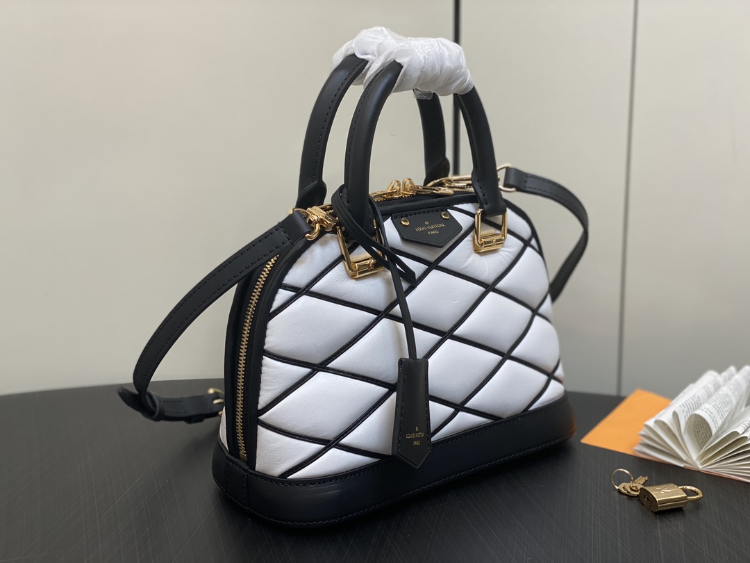 l0*is V*t0n m22878 alma bb-23.5 x 17.5 x 11.5cm