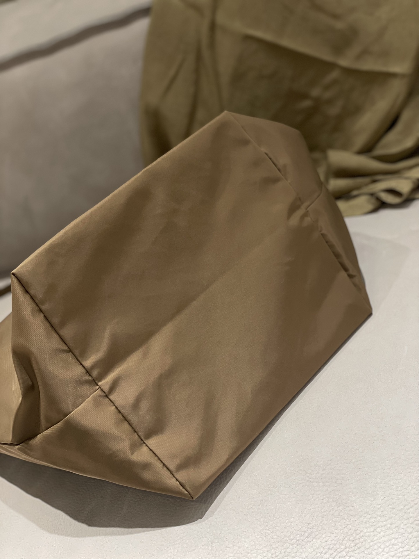 The R0w nylon tote