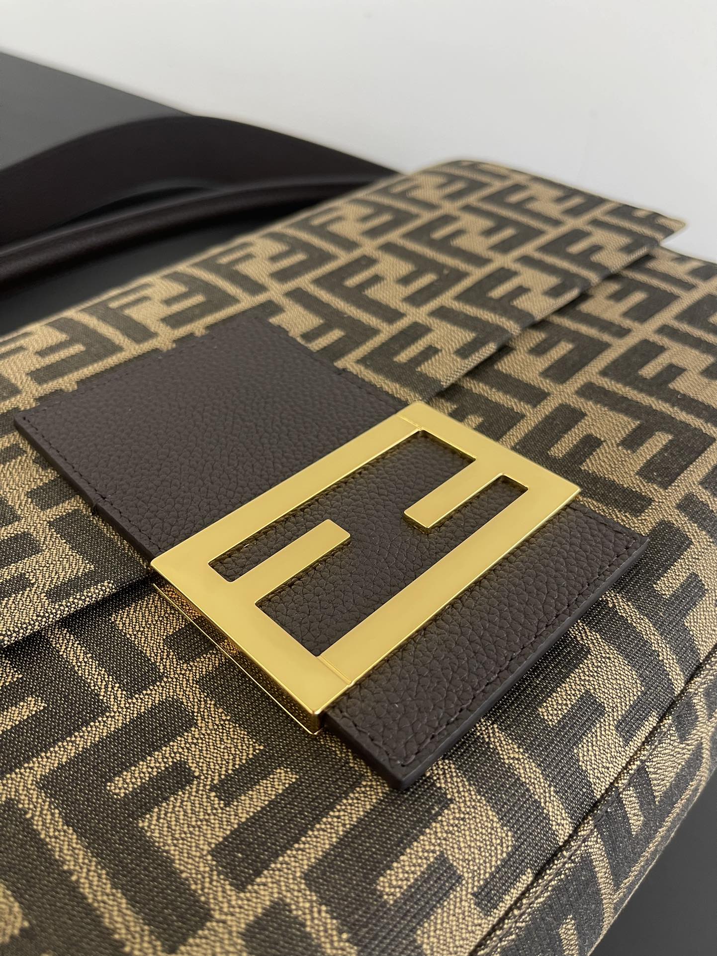 F**di large baguette bag-40x8x22cm