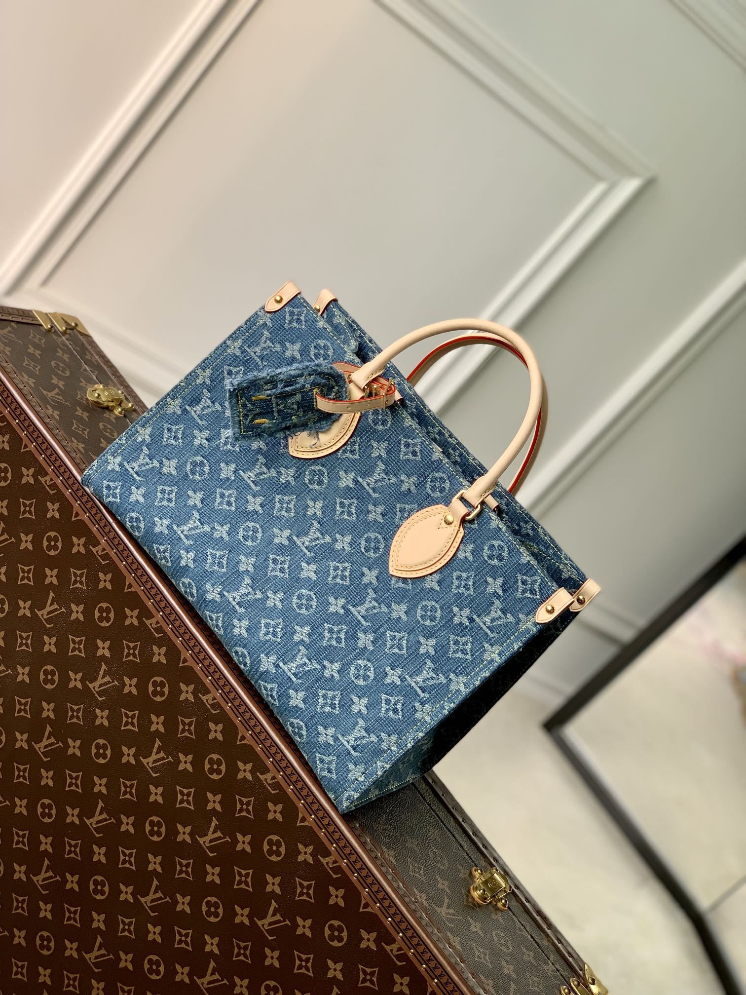 l0*is V*t0n onthego handbag-35*27*14cm