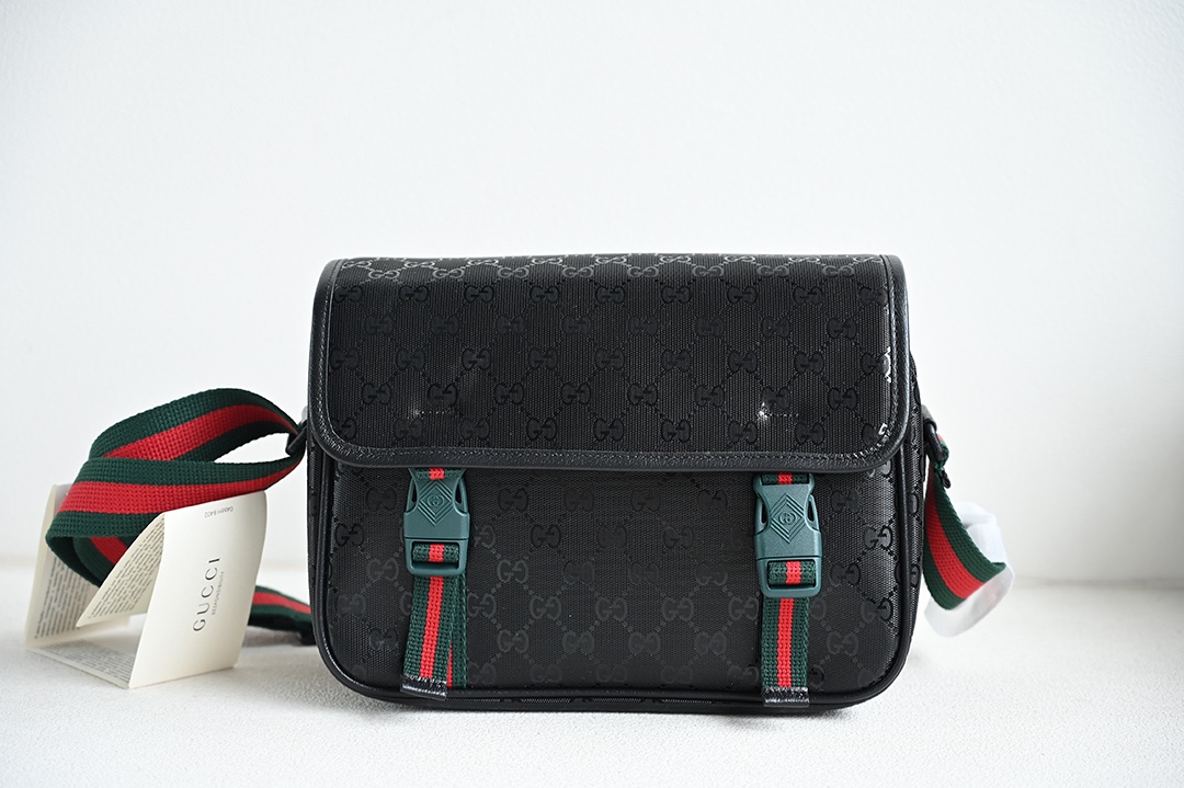 g*u*i gg S*p*e message bag-27*20*10cm
