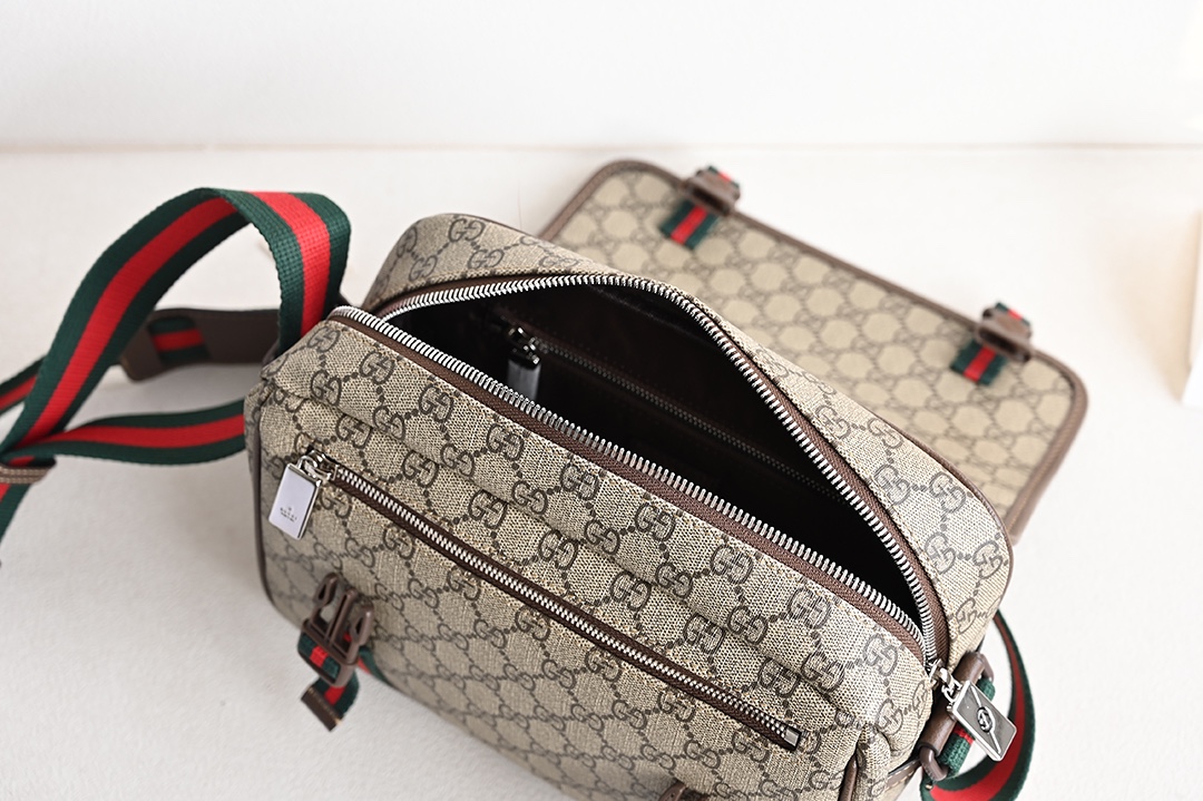 g*u*i gg S*p*e message bag-27*20*10cm