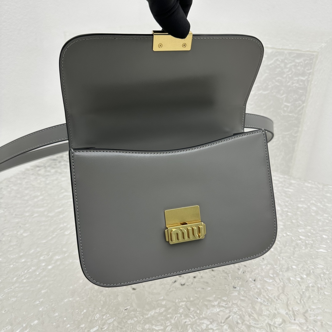 M*um*u box bag-20*13.5*5.5cm