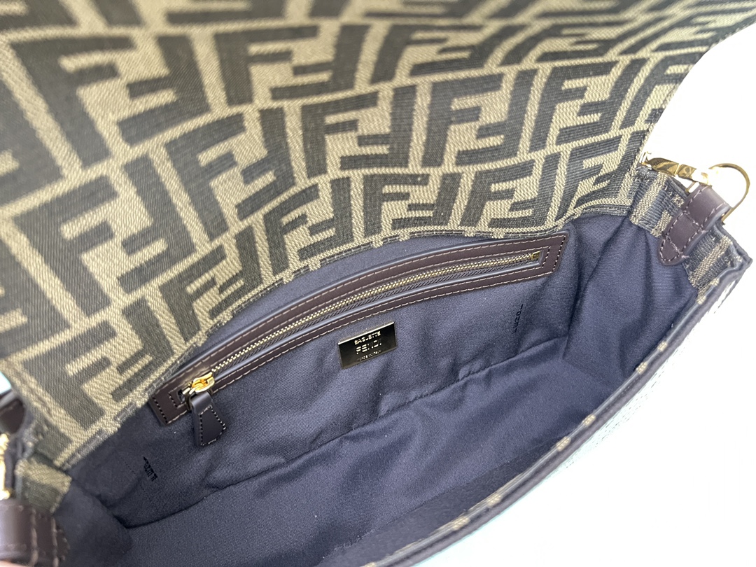 F**di baguette bag-26x14x4cm