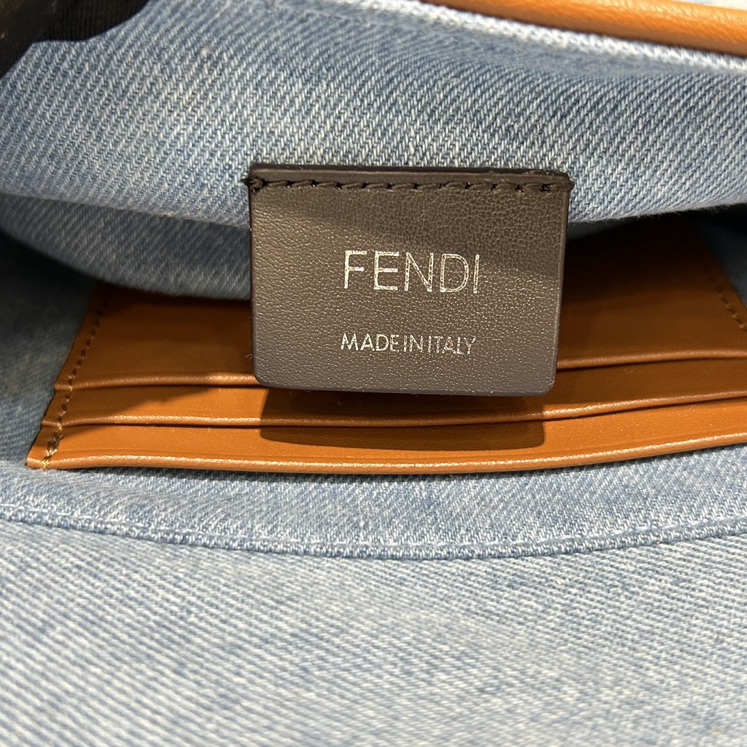 F**di baguette bag-19x10x4cm