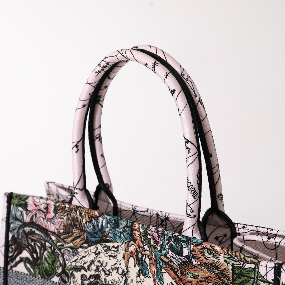 D*or book tote