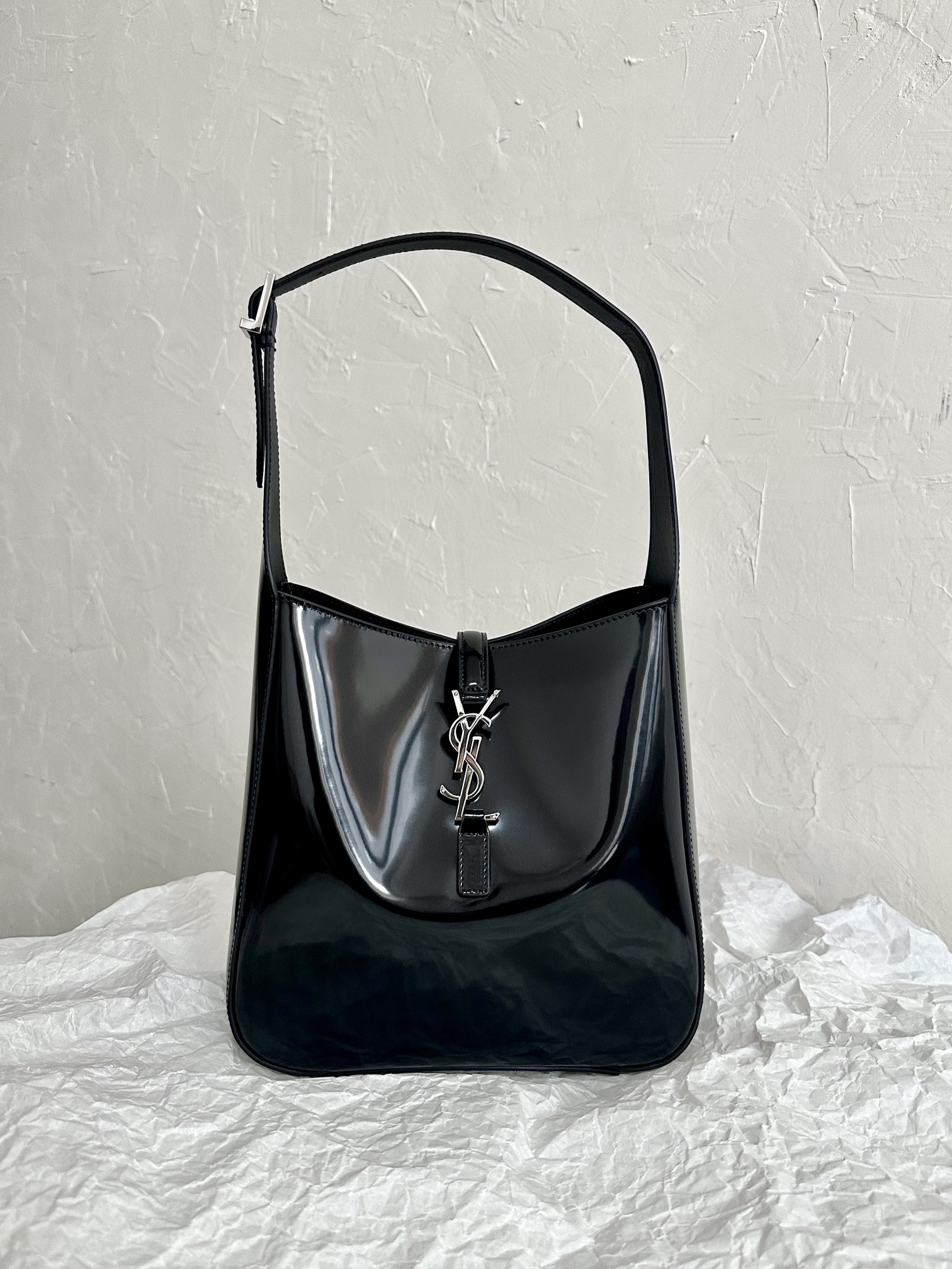 Y*L hobo bag-23×22×8.5cm