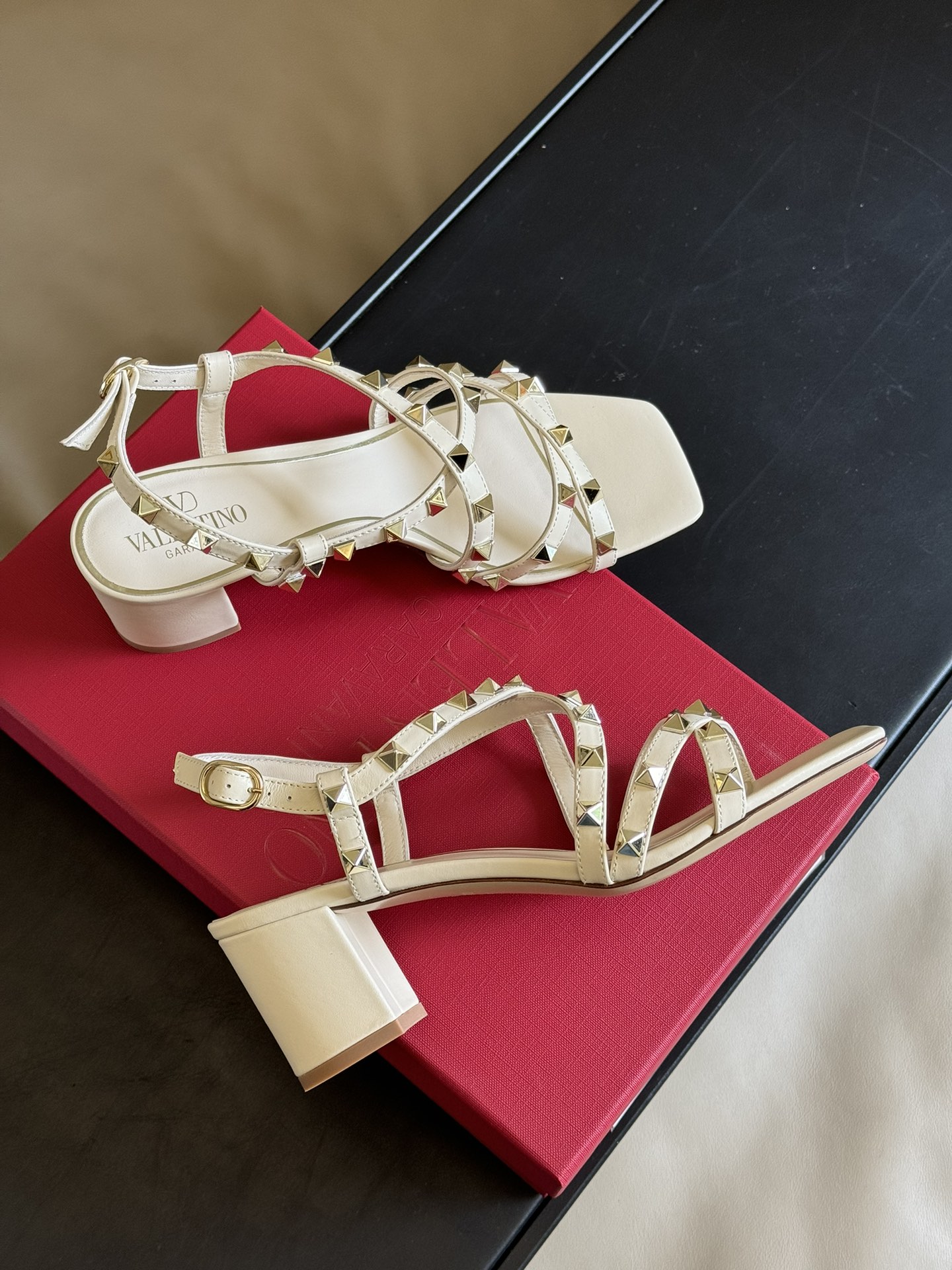 Valentina 2024ss Sandals