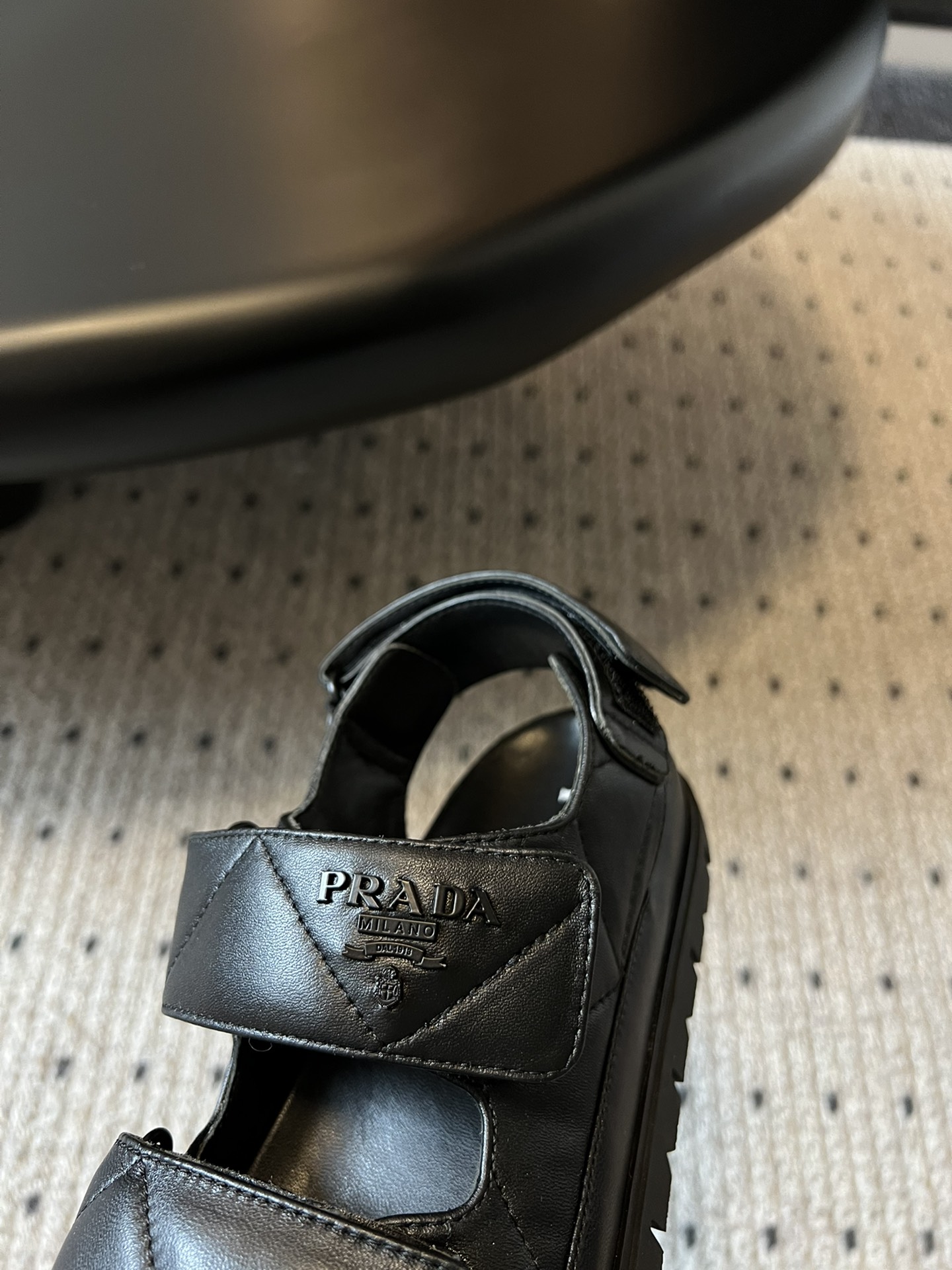 Pra*a sandals
