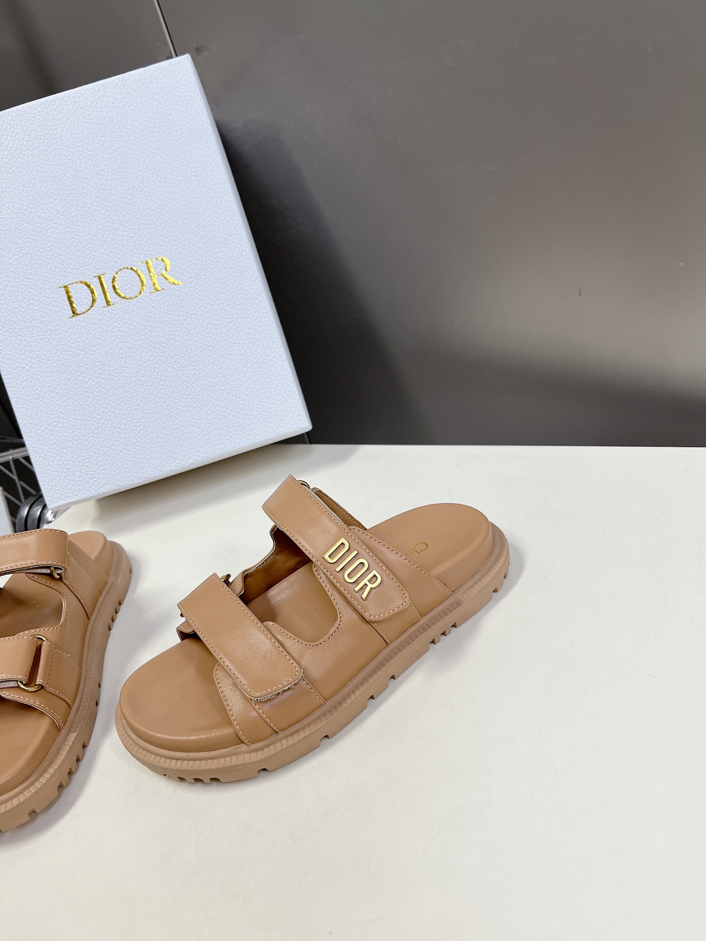 D*or sandals