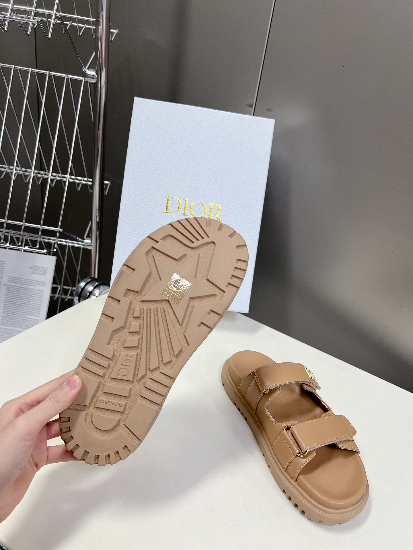 D*or sandals