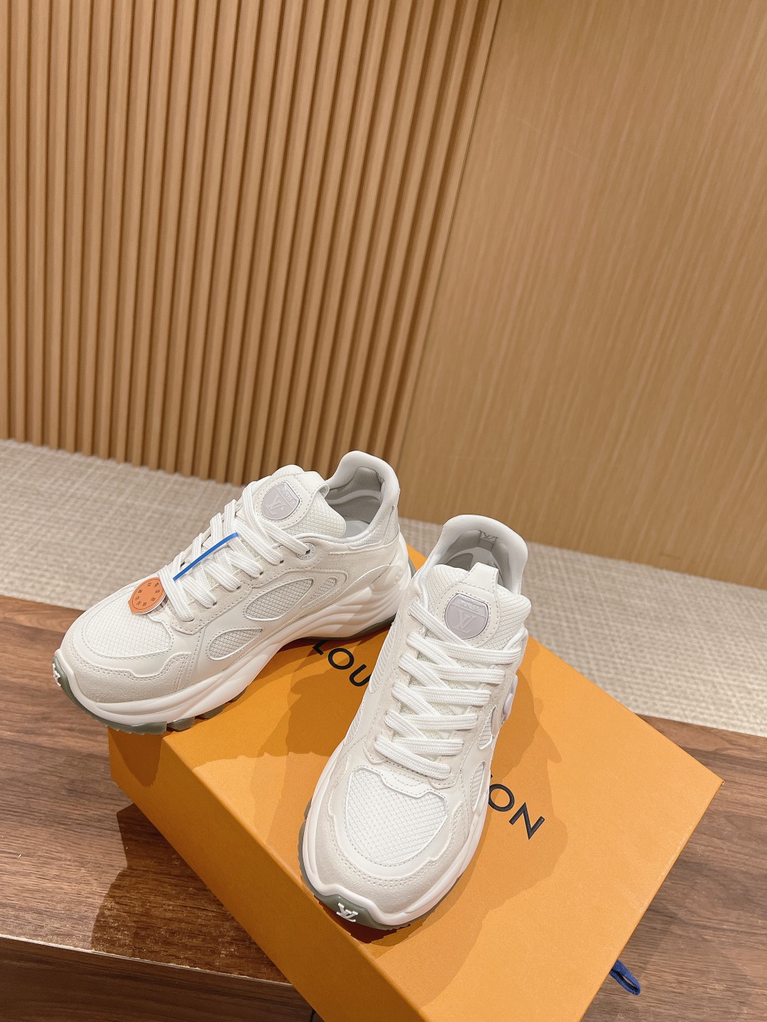 l0*is V*t0n run55 sneakers(eu35-eu41)