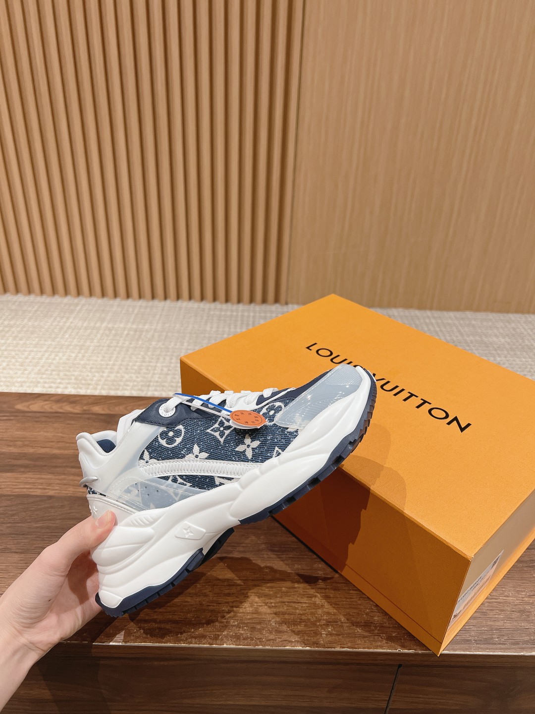 l0*is V*t0n run55 sneakers(eu35-eu41)
