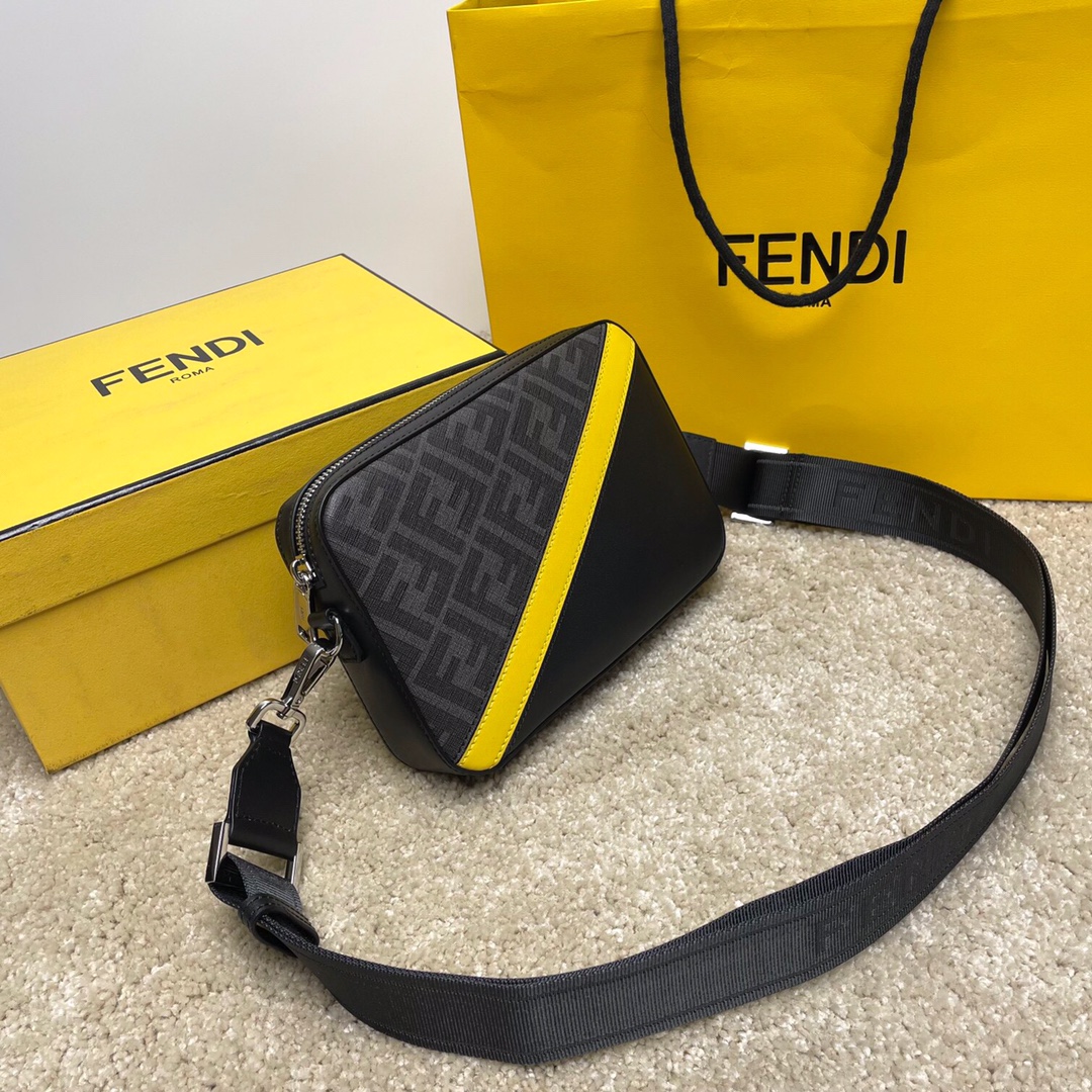 F**di camera bag-22x15x5cm