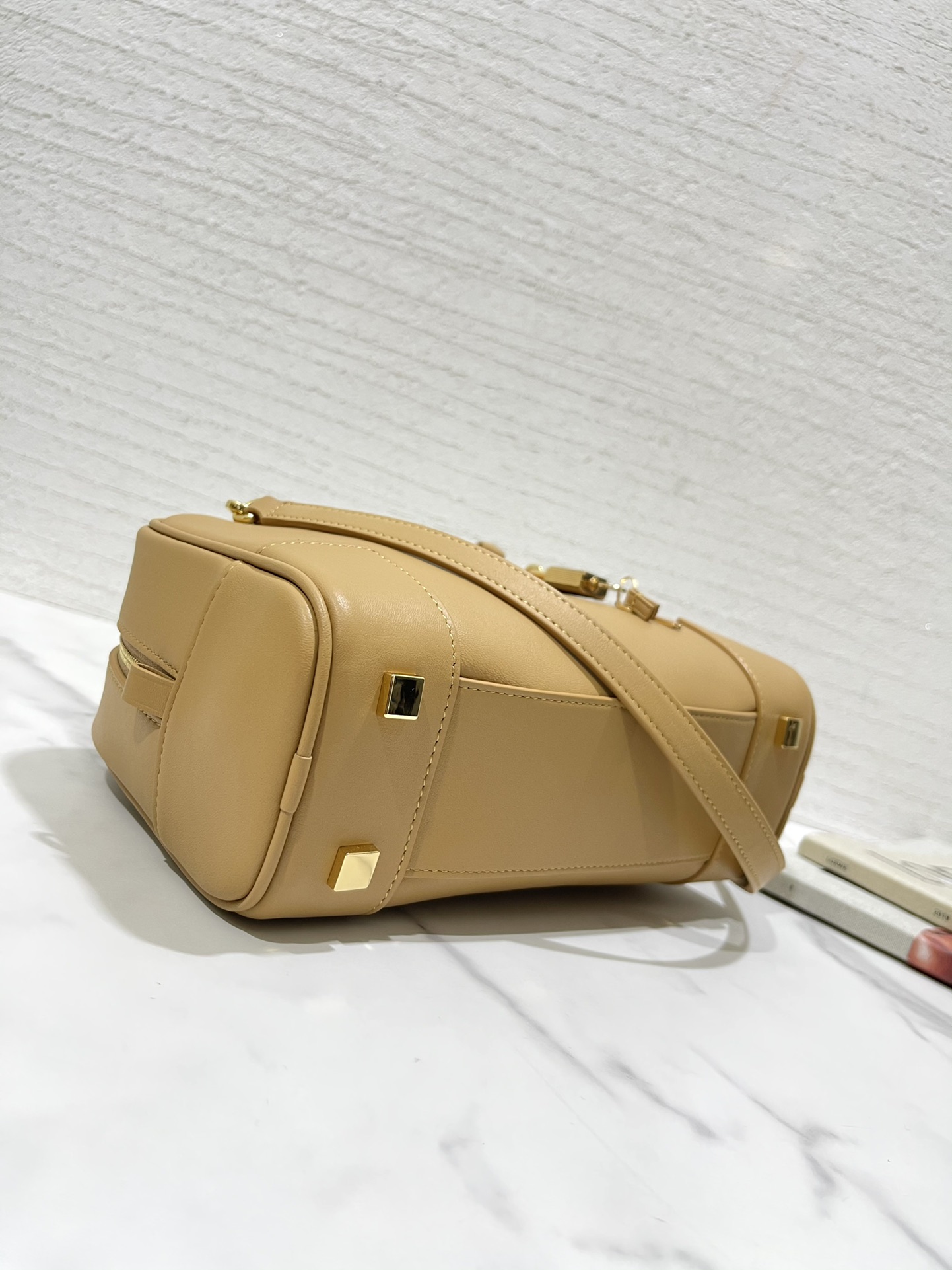 L0ew* amazon bag-23*16*10cm