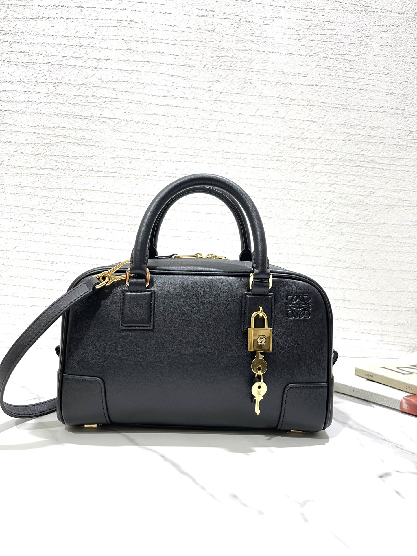 L0ew* amazon bag-23*16*10cm