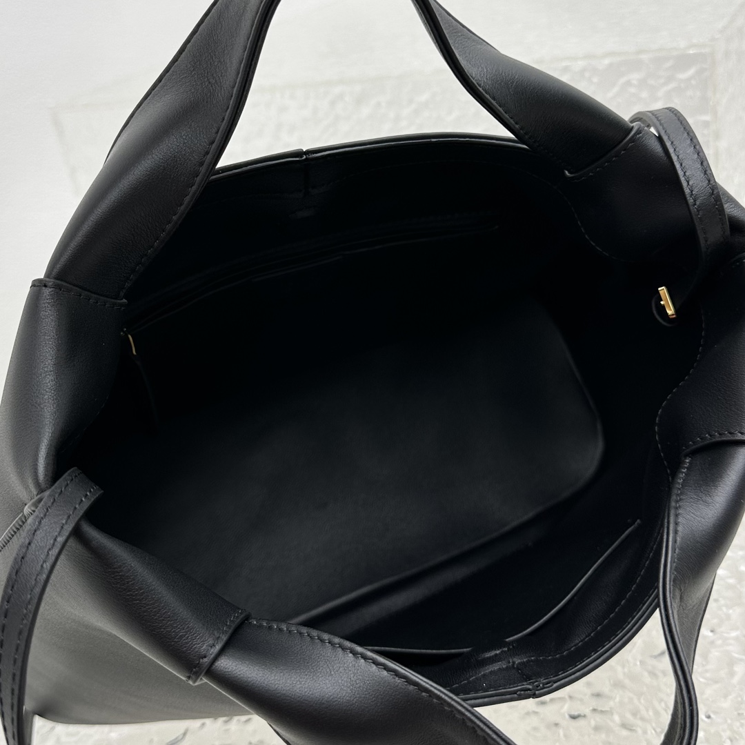 T*e R0w camdem bag-32*23*14cm