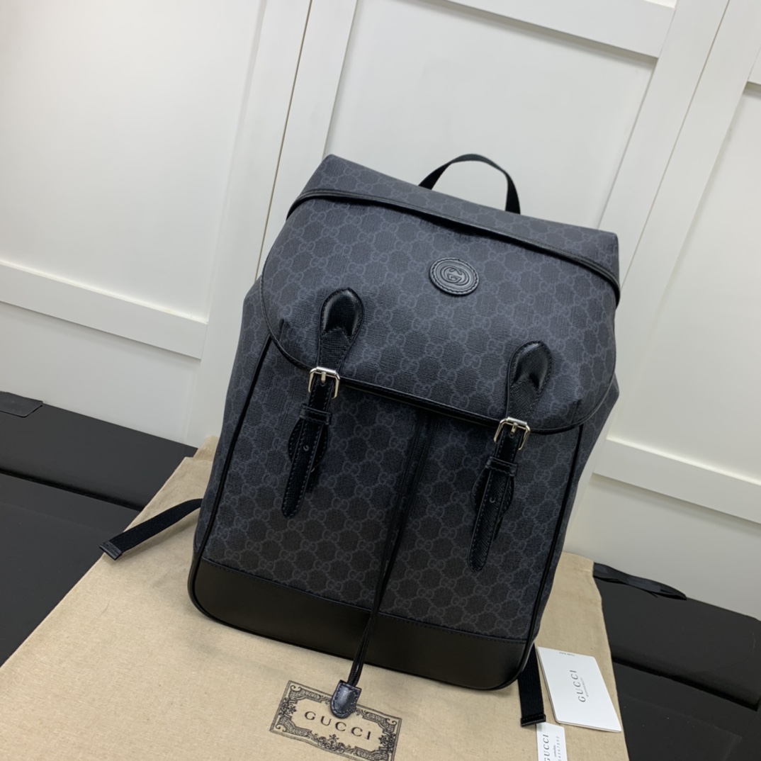 G*u*i backpack-26*43*18cm