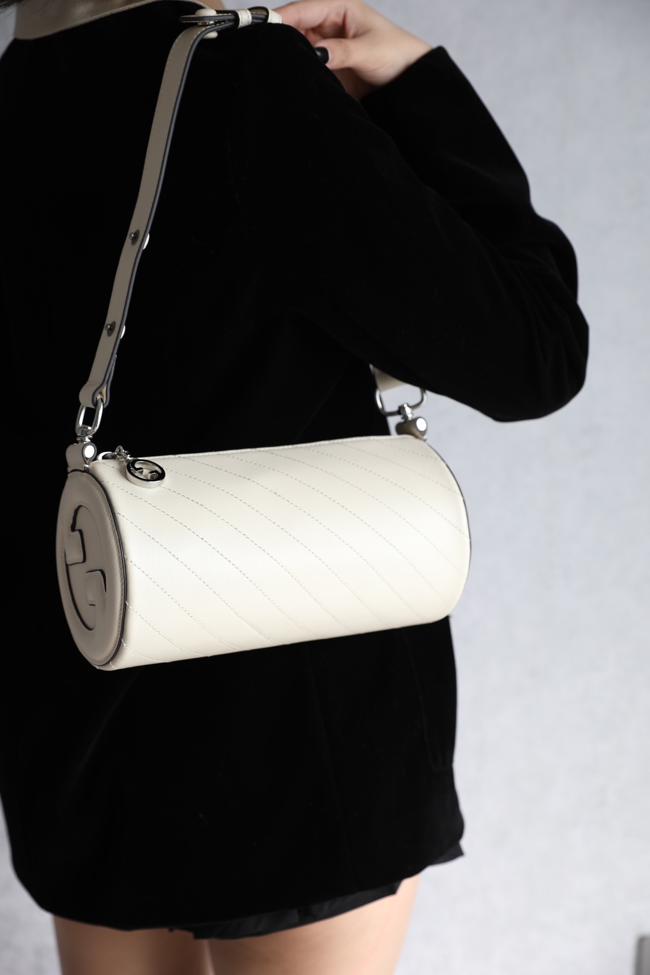 G*u*i blondie shoulder bag-13*25*12cm