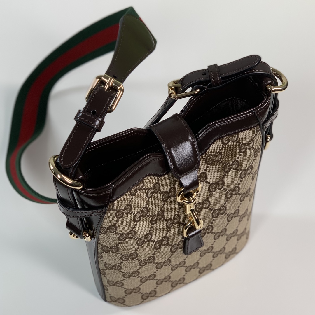 g*u*i retro gg S*p*e bucket-16x19.5x5.5cm