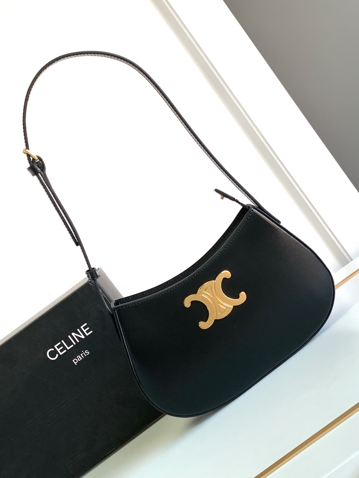 Ce**e tilly hobo bag-22 x 13.5 x 4cm